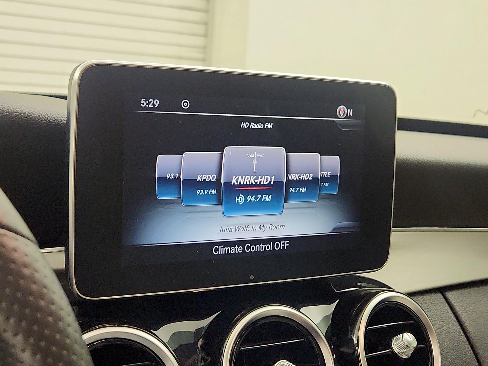 Thumbnail: 2015 Mercedes-Benz C-Class - 16