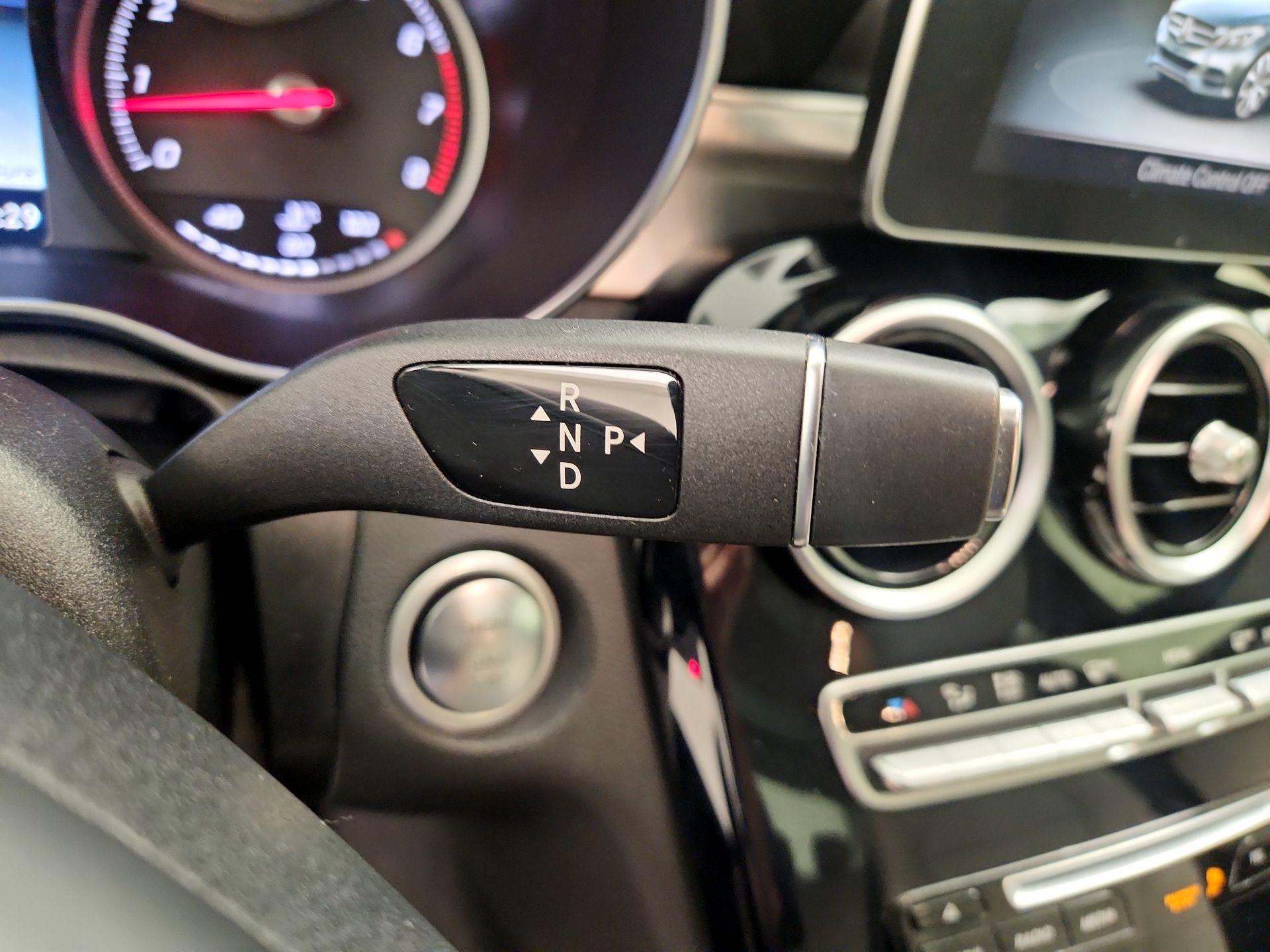 Thumbnail: 2015 Mercedes-Benz C-Class - 18