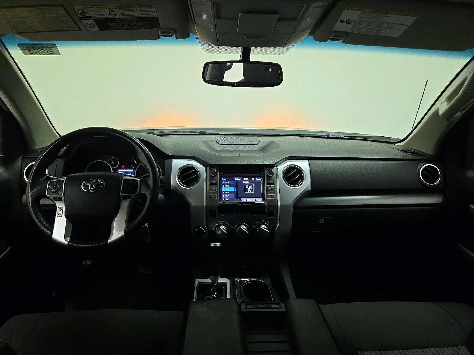 2017 Toyota Tundra SR5 - Photo 10