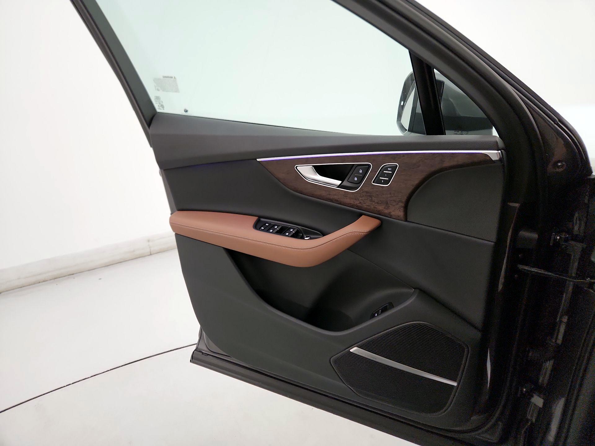 Thumbnail: 2025 Audi Q7 - 12