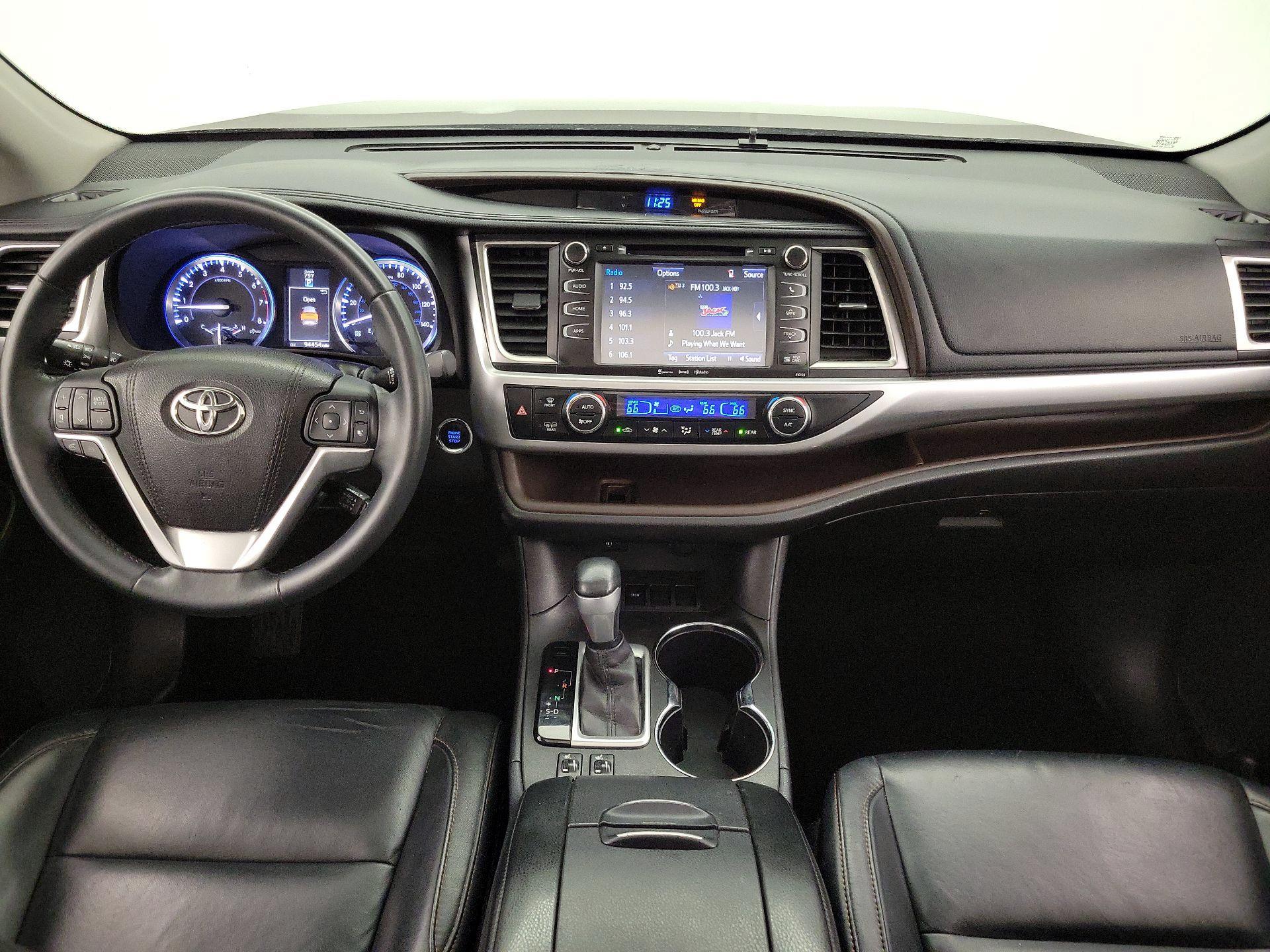 Thumbnail: 2016 Toyota Highlander - 9