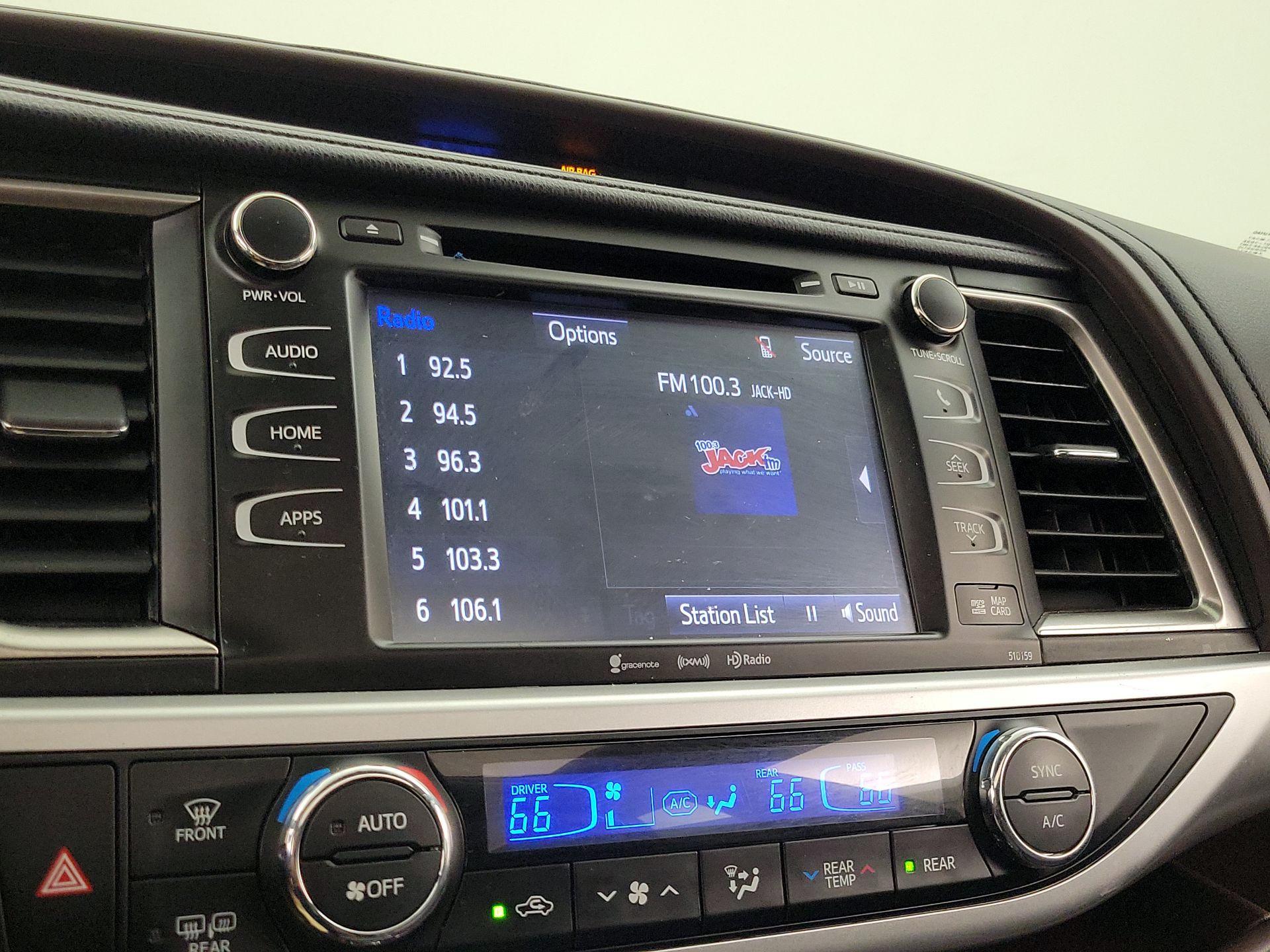Thumbnail: 2016 Toyota Highlander - 15