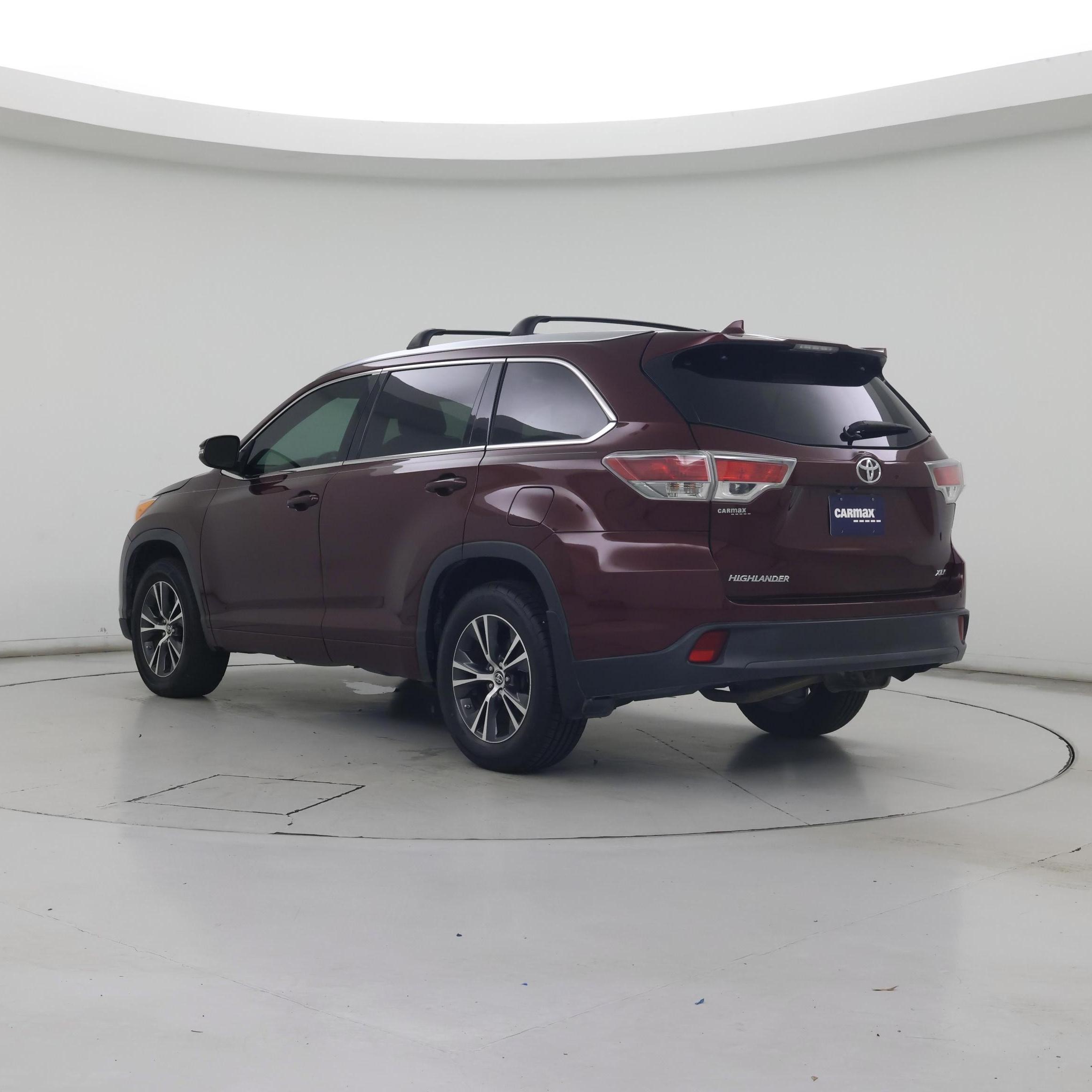 Thumbnail: 2016 Toyota Highlander - 2