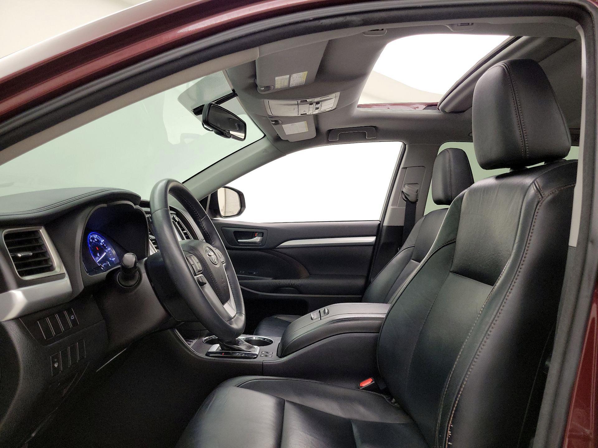 Thumbnail: 2016 Toyota Highlander - 19