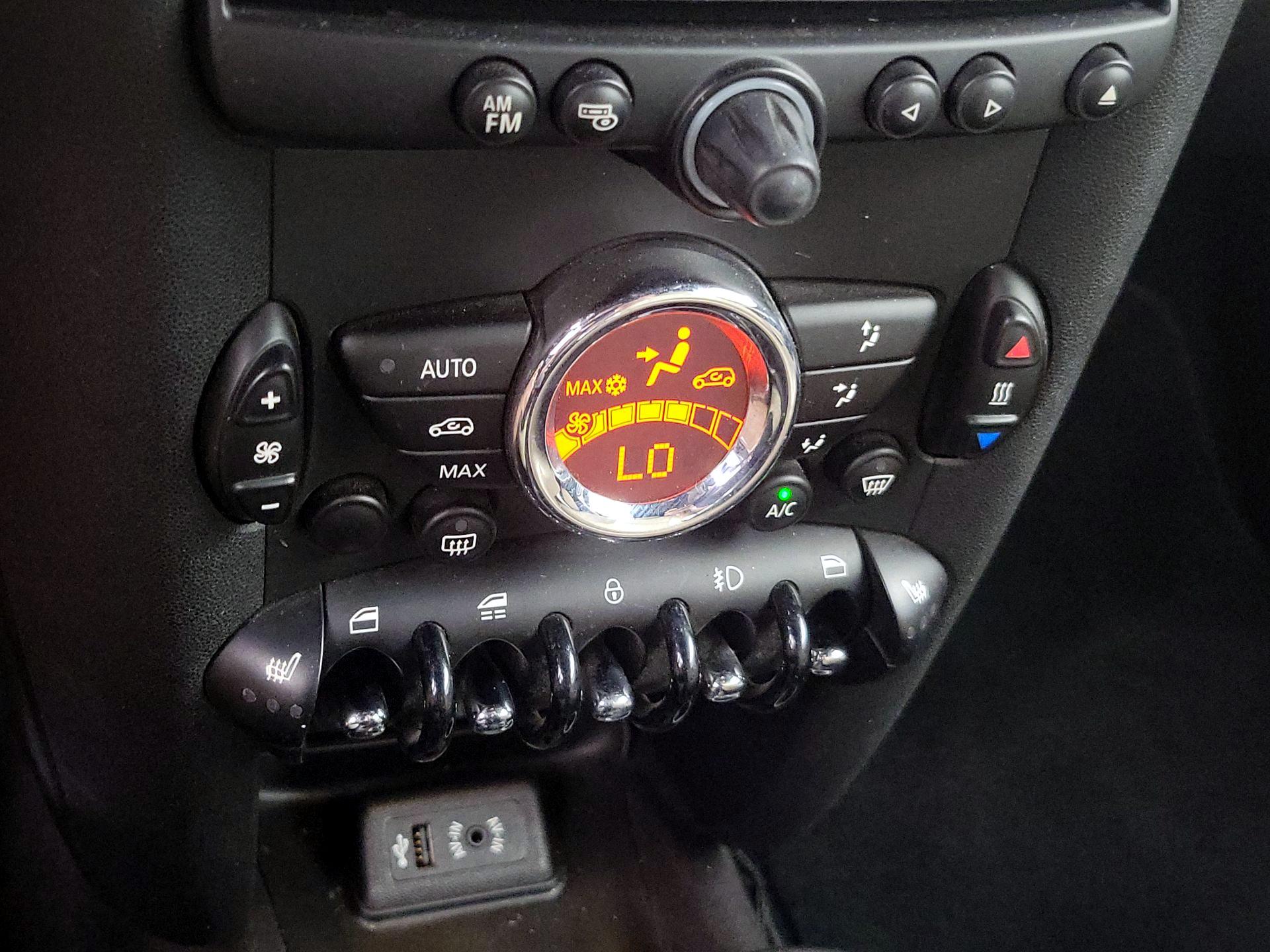 Thumbnail: 2015 MINI Cooper - 14