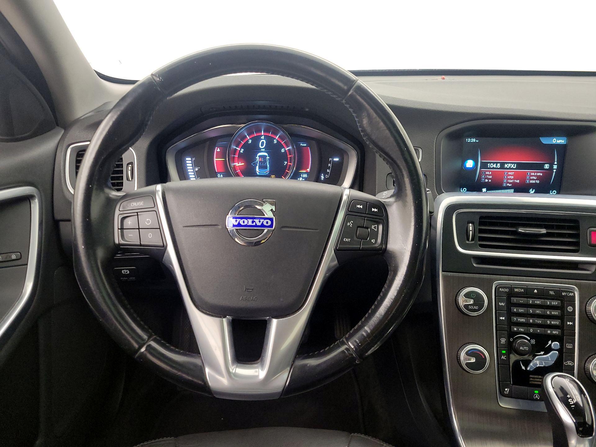 Thumbnail: 2015 Volvo S60 - 10