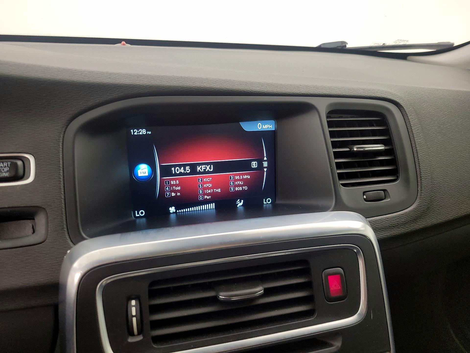 Thumbnail: 2015 Volvo S60 - 14