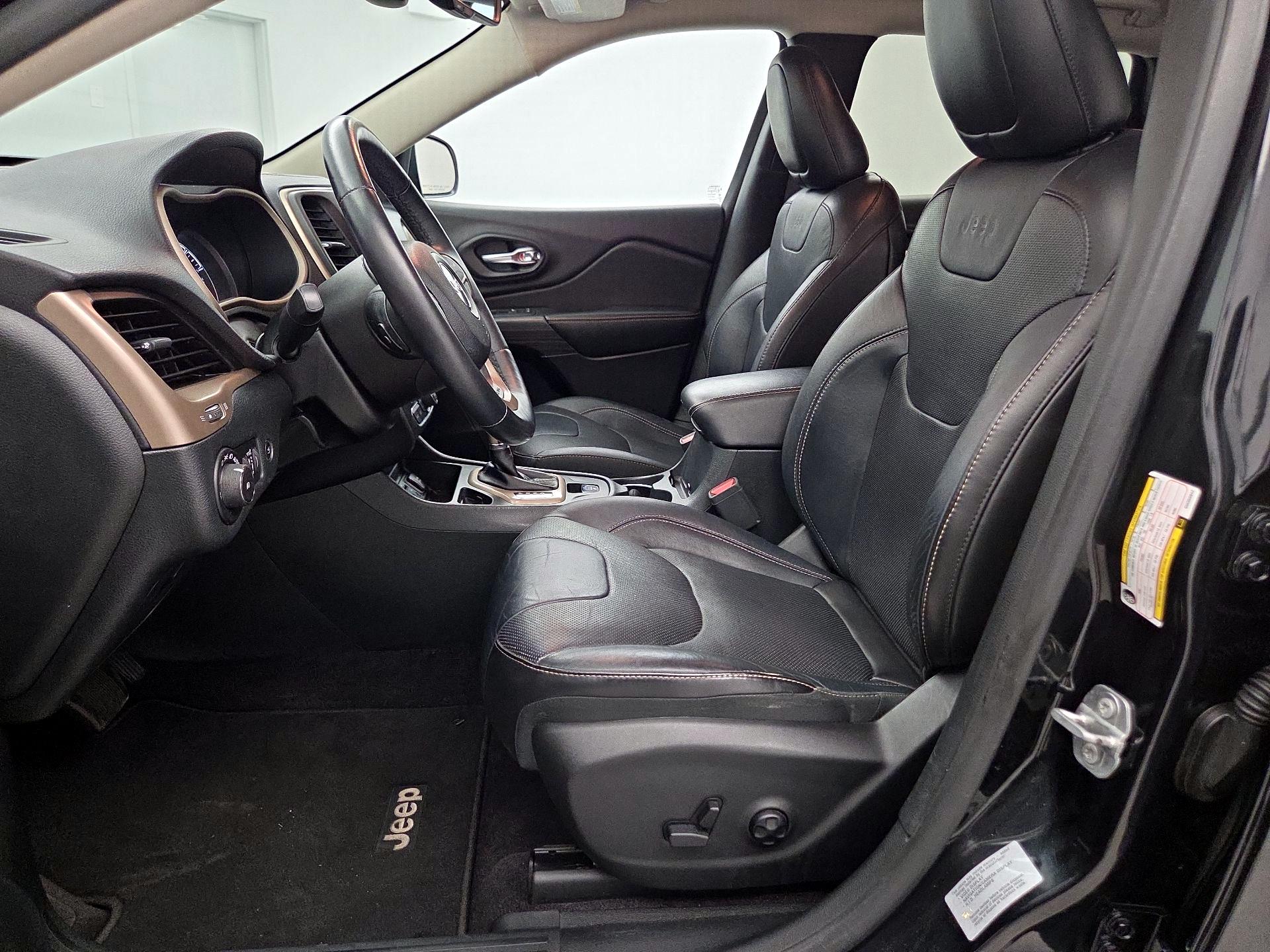 Thumbnail: 2016 Jeep Cherokee - 11