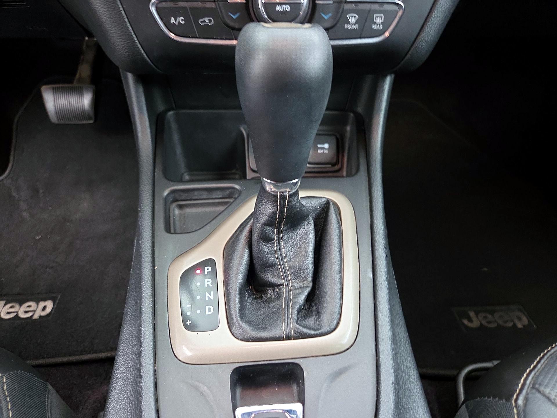 Thumbnail: 2016 Jeep Cherokee - 18