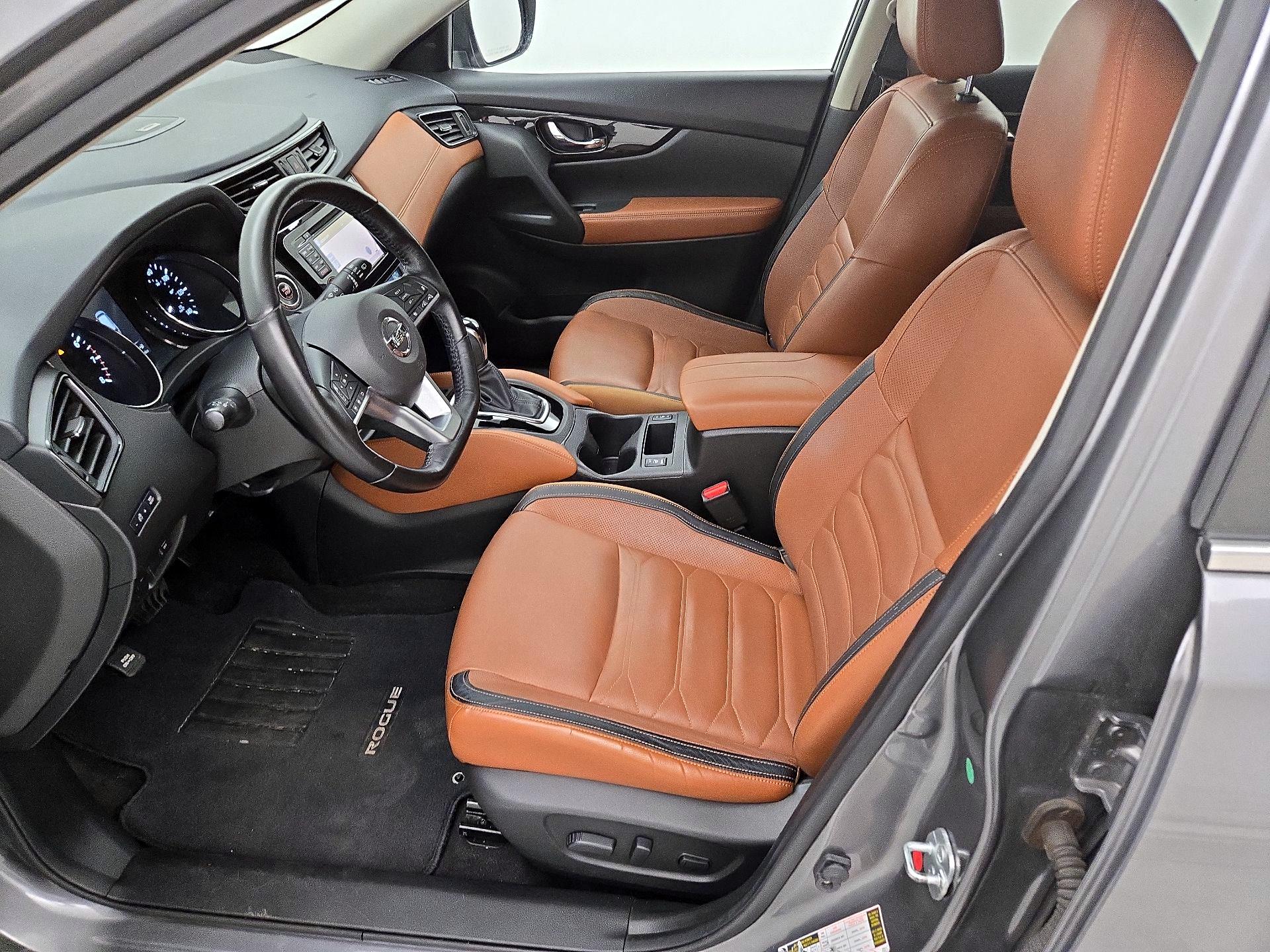 Thumbnail: 2017 Nissan Rogue - 11