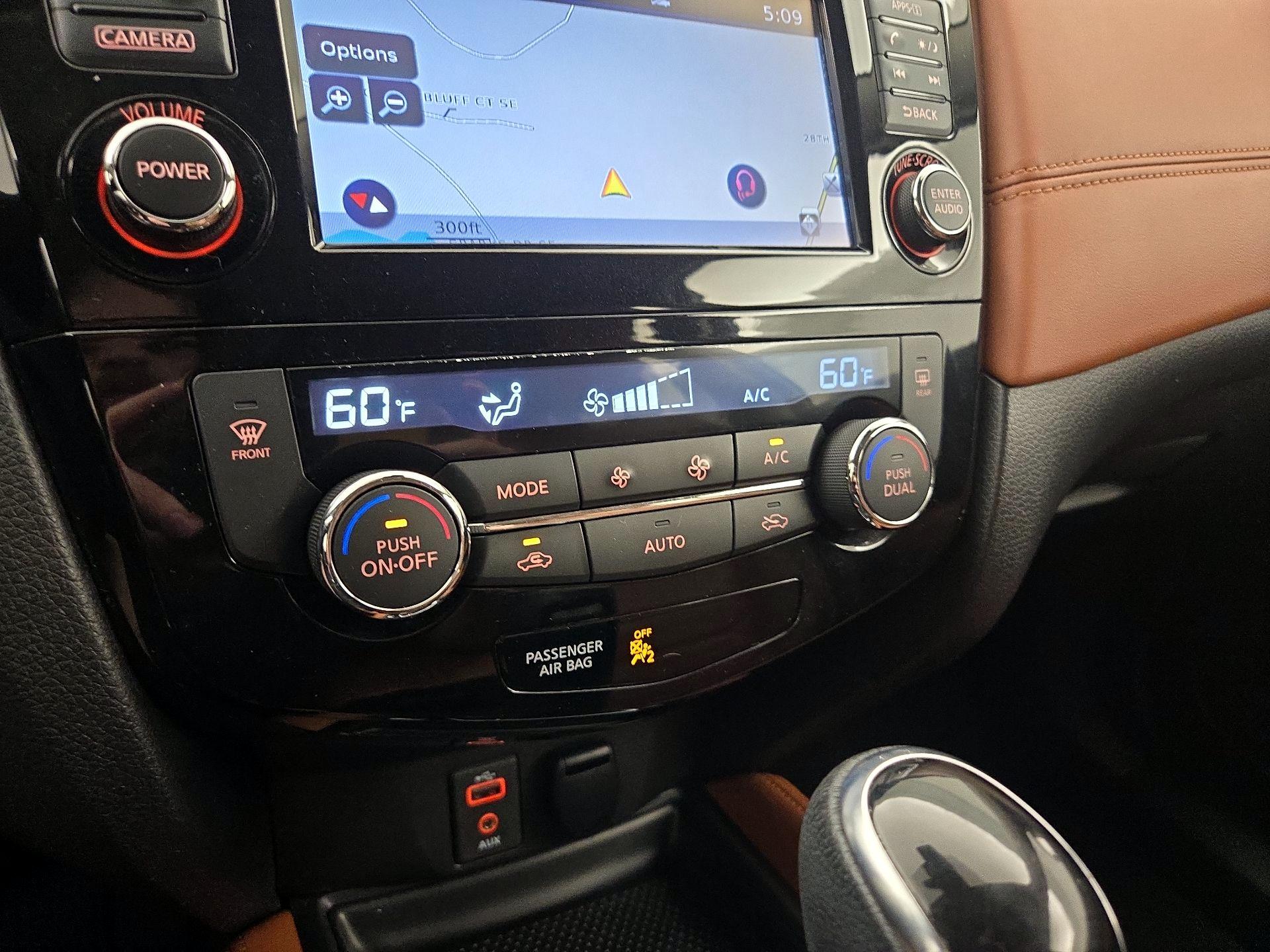 Thumbnail: 2017 Nissan Rogue - 16
