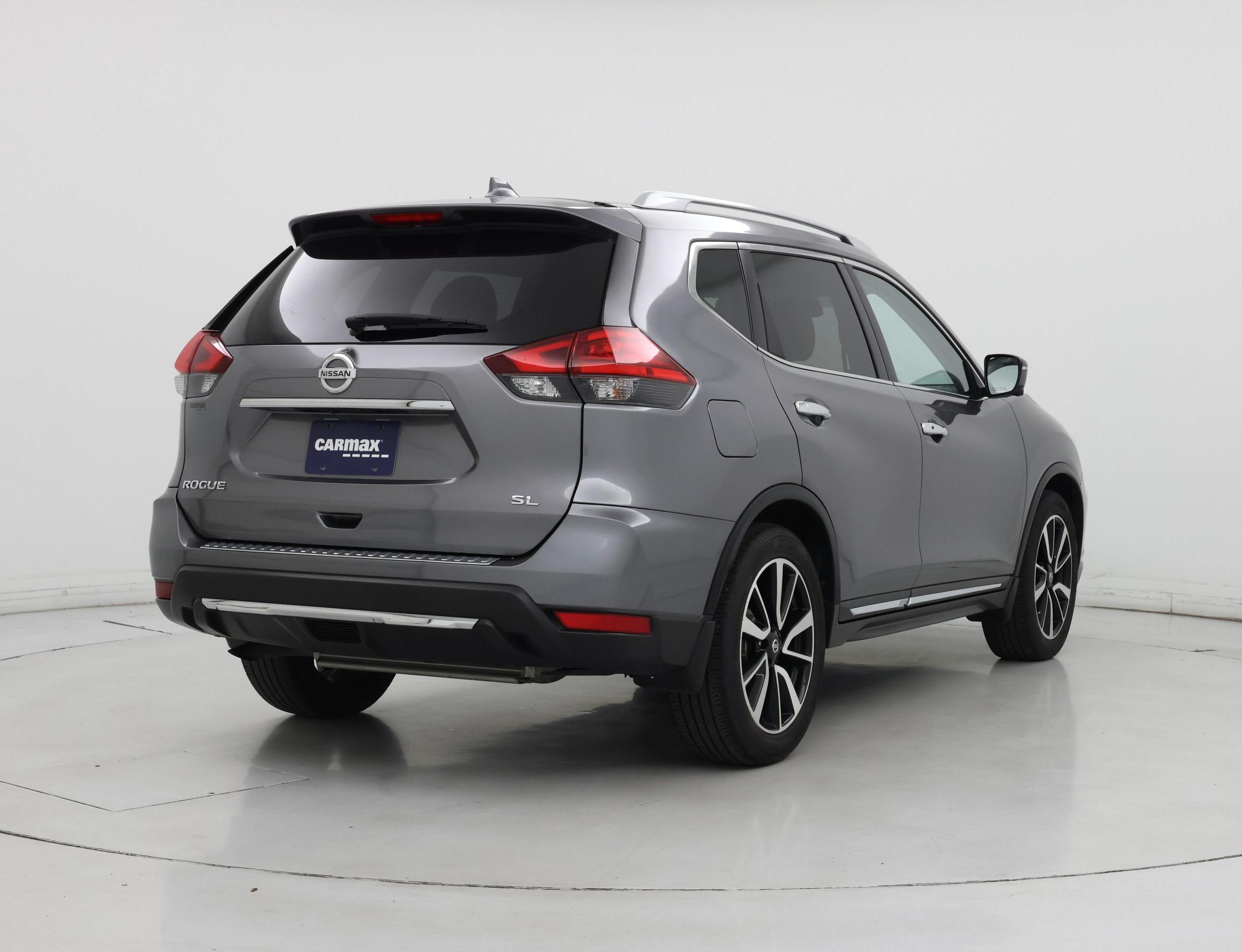 Thumbnail: 2017 Nissan Rogue - 8