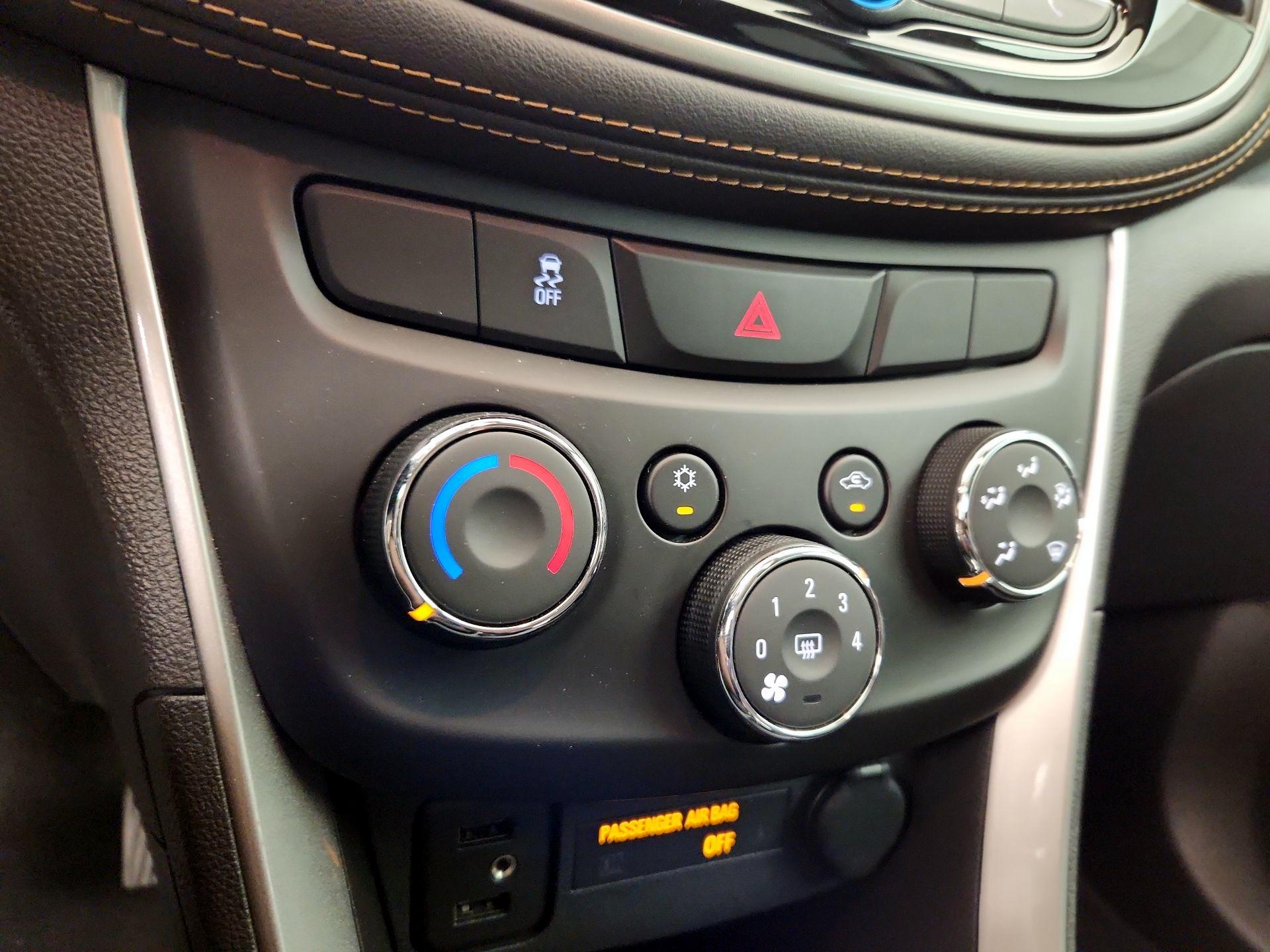 Thumbnail: 2021 Chevrolet Trax - 16