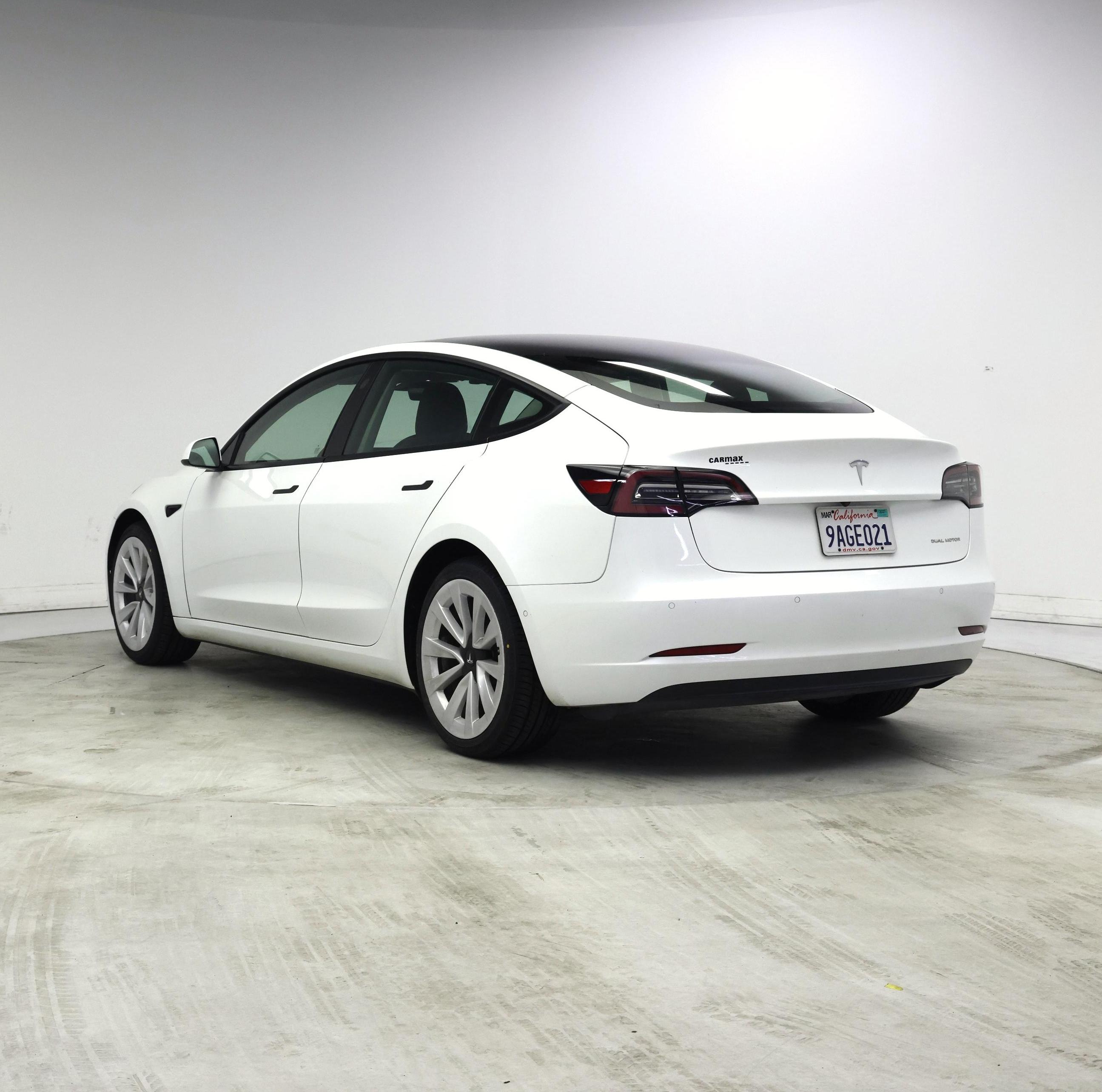 Thumbnail: 2022 Tesla Model 3 - 2