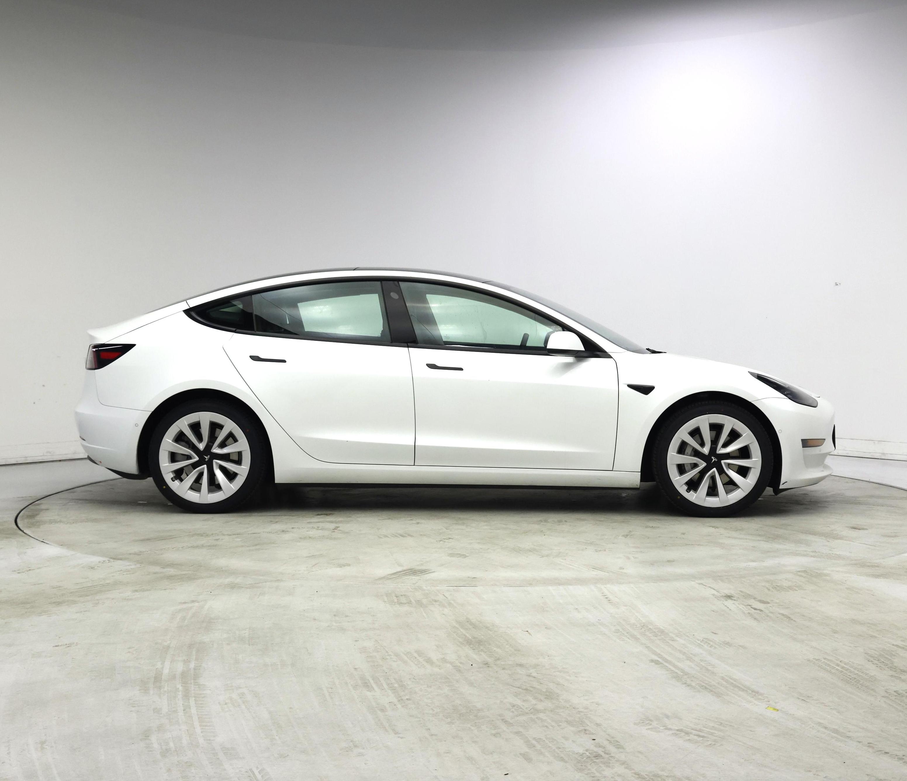 Thumbnail: 2022 Tesla Model 3 - 7