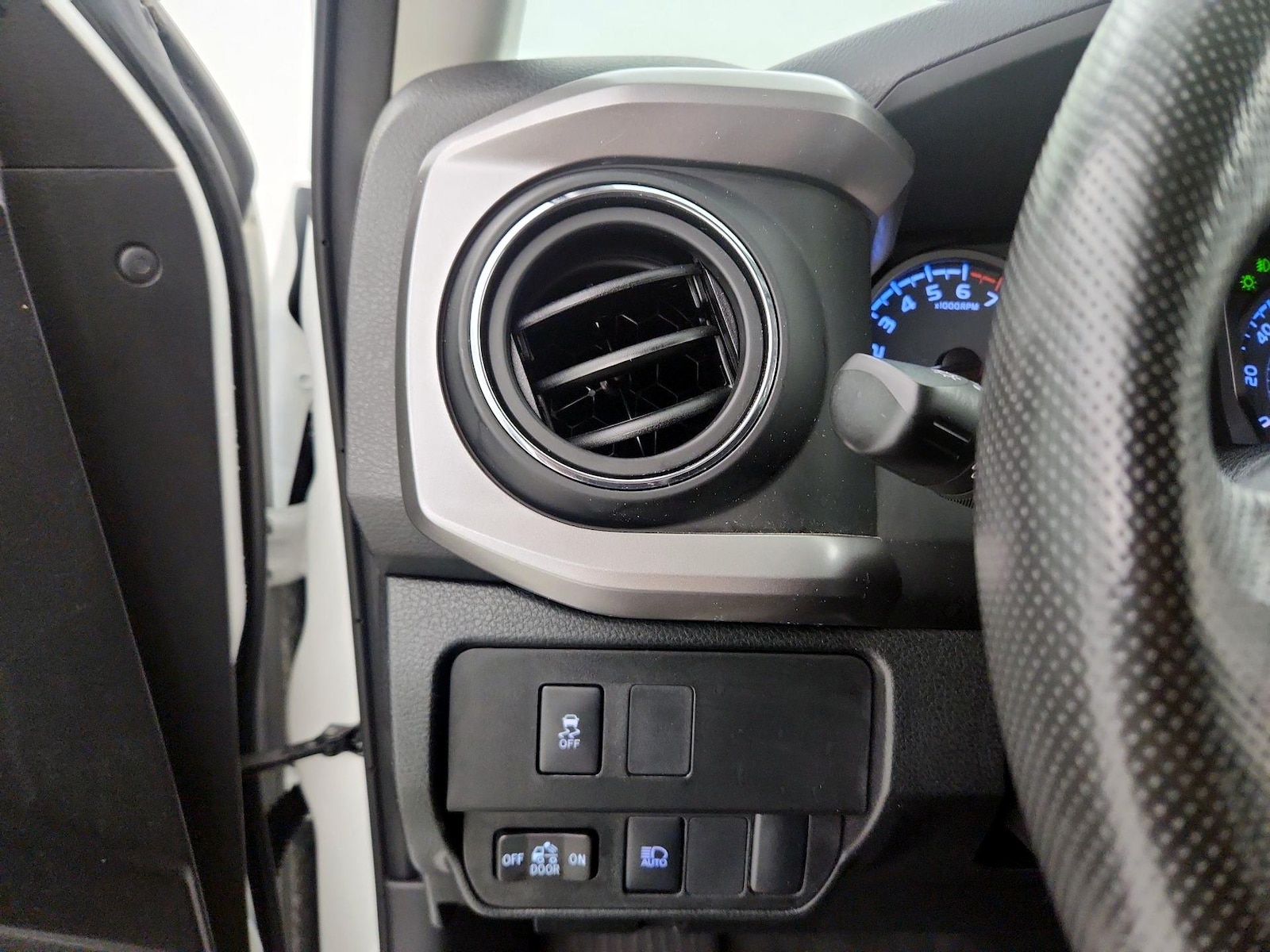 2023 Toyota Tacoma SR5 - Photo 12