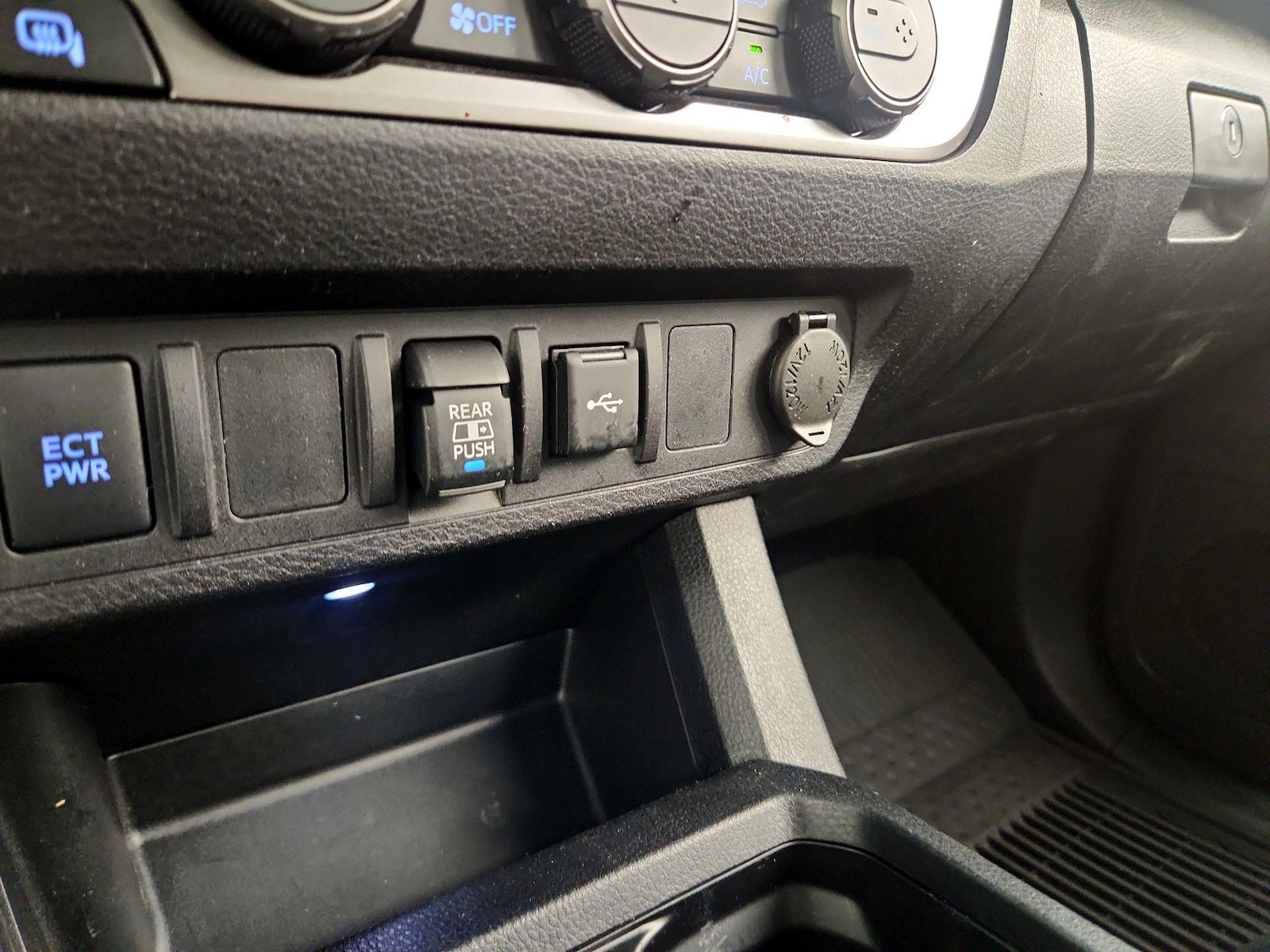 2023 Toyota Tacoma SR5 - Photo 17