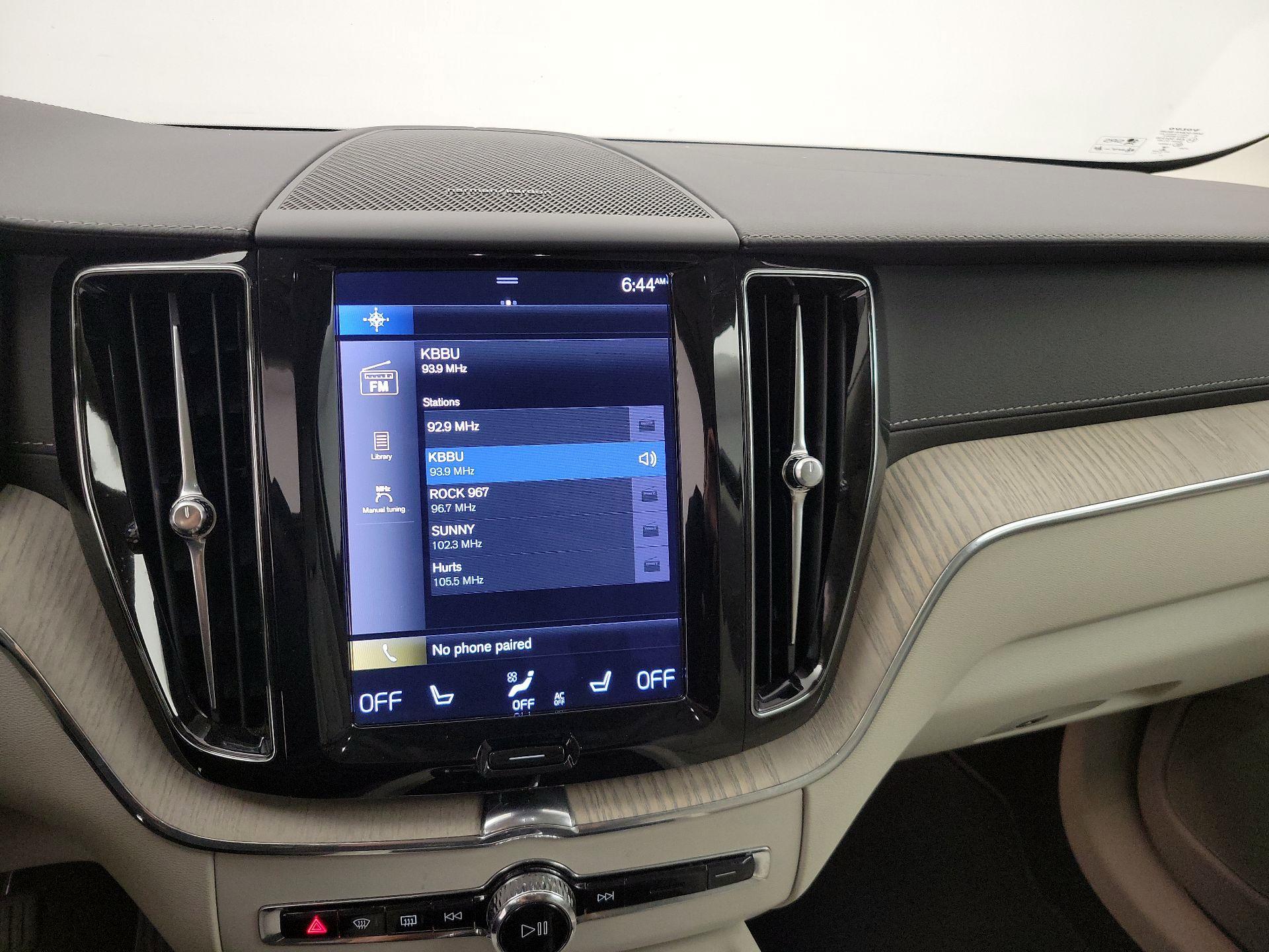 Thumbnail: 2021 Volvo XC60 - 16
