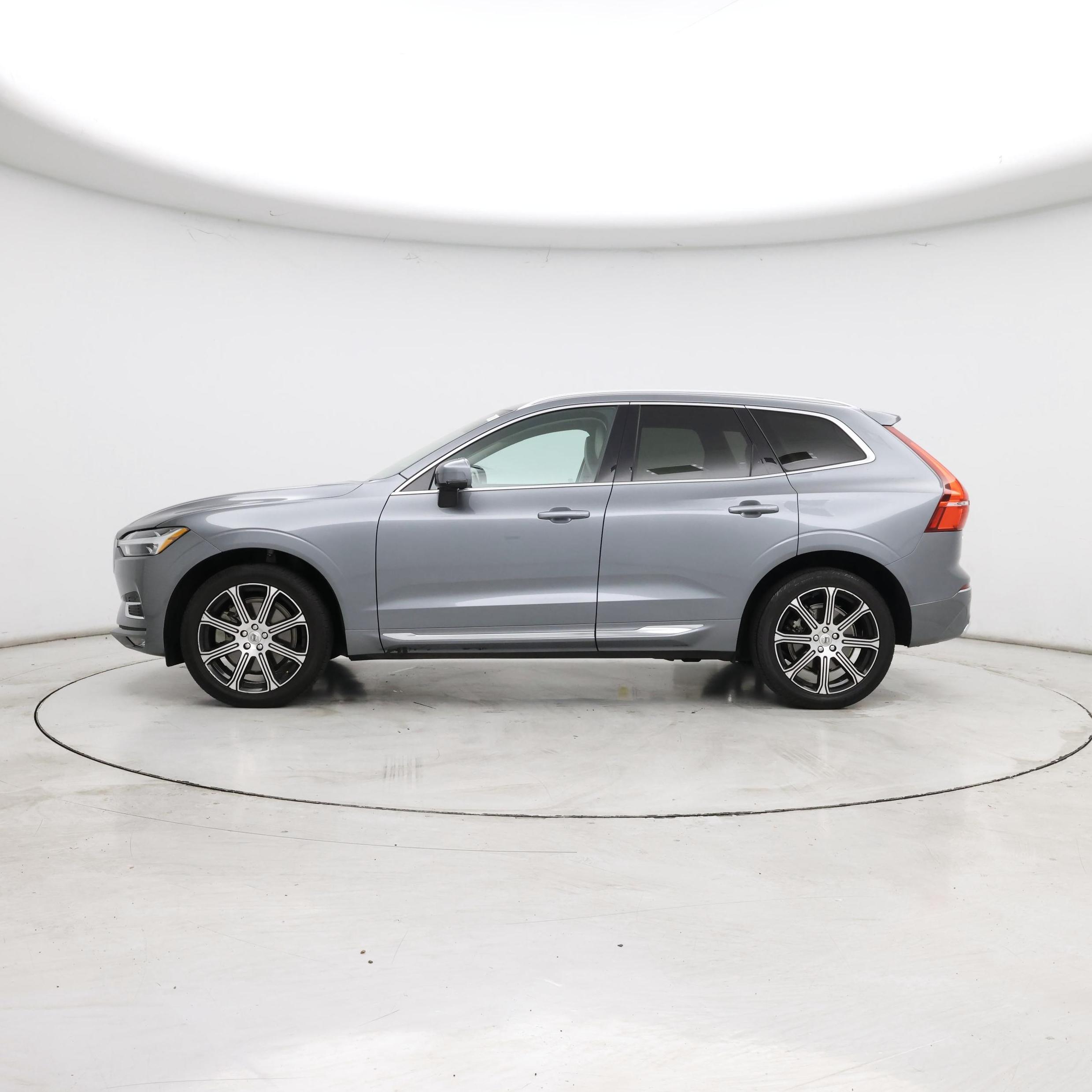 Thumbnail: 2021 Volvo XC60 - 3
