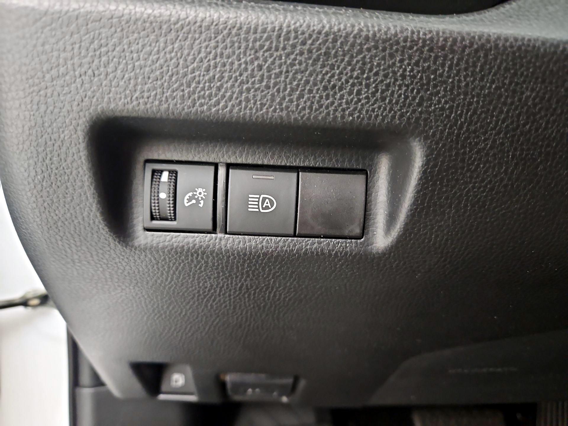 Thumbnail: 2021 Toyota RAV4 - 13
