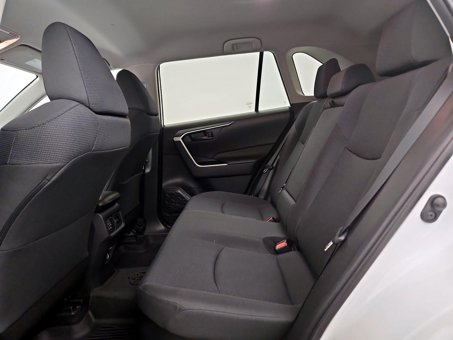 Thumbnail: 2021 Toyota RAV4 - 19