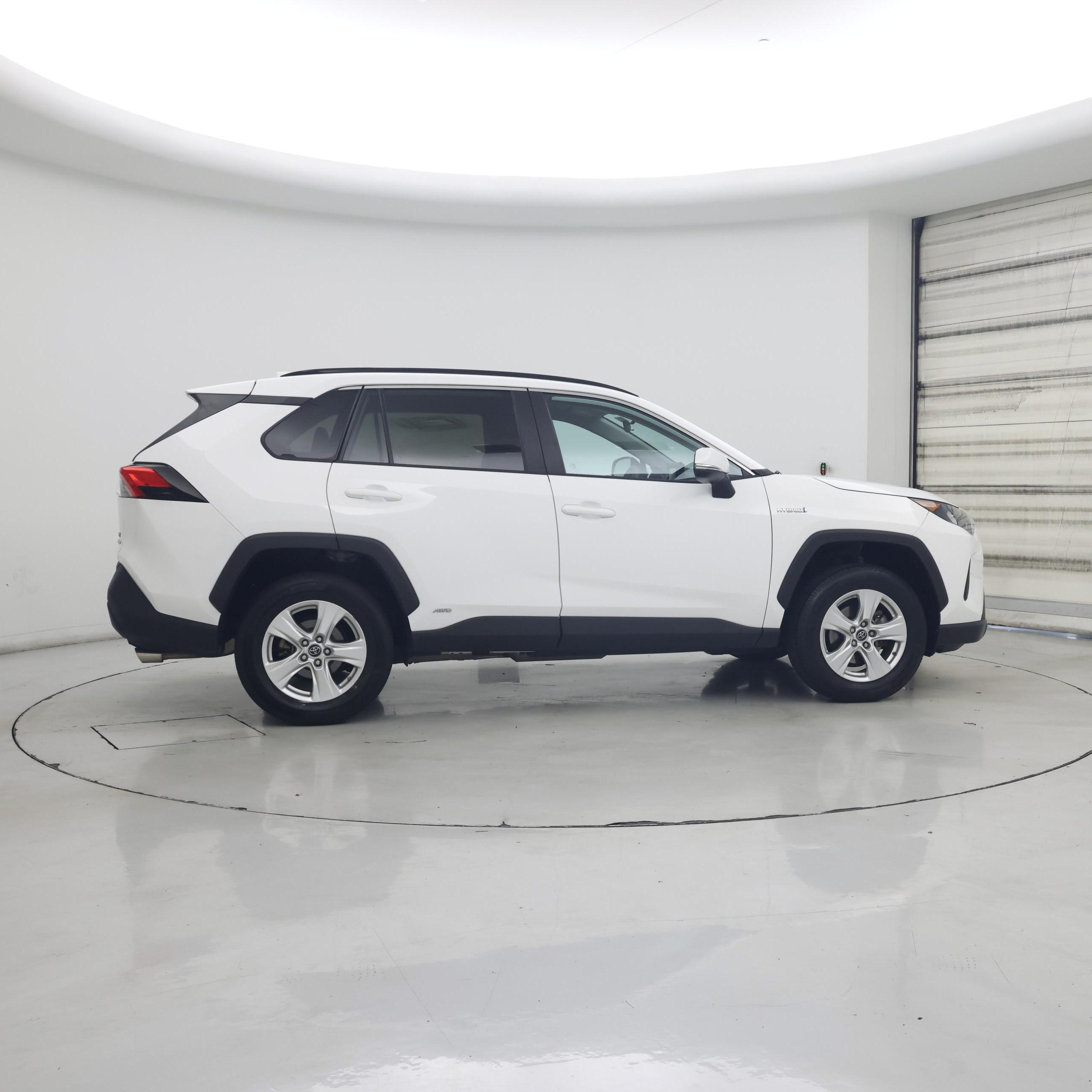 Thumbnail: 2021 Toyota RAV4 - 7