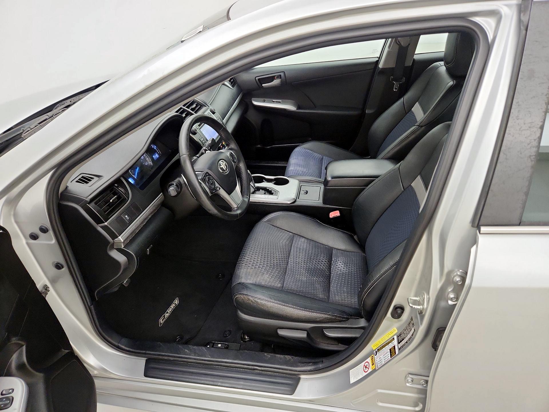 Thumbnail: 2014 Toyota Camry - 11