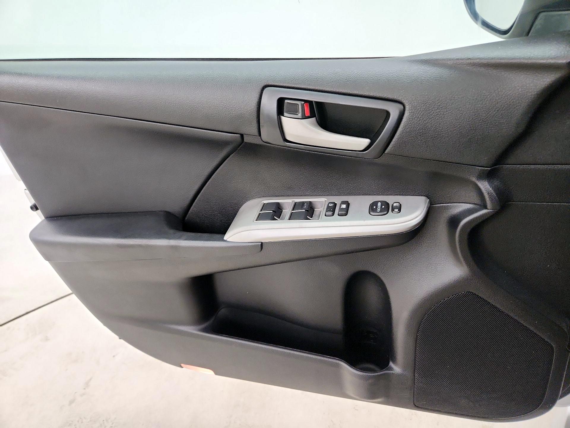 Thumbnail: 2014 Toyota Camry - 12
