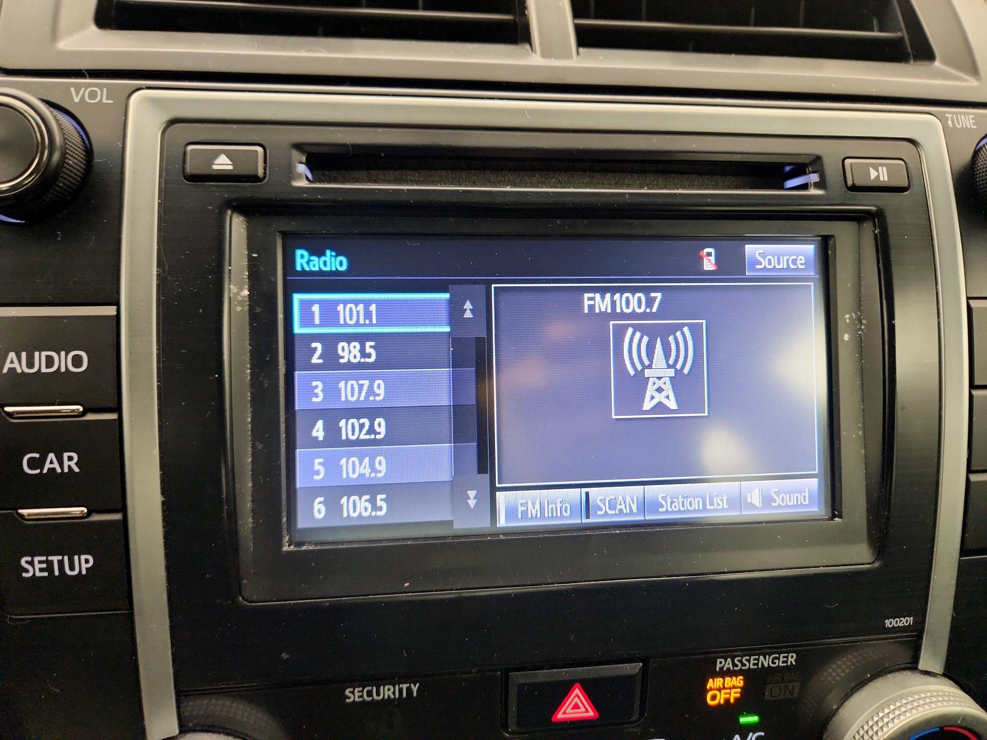 Thumbnail: 2014 Toyota Camry - 15