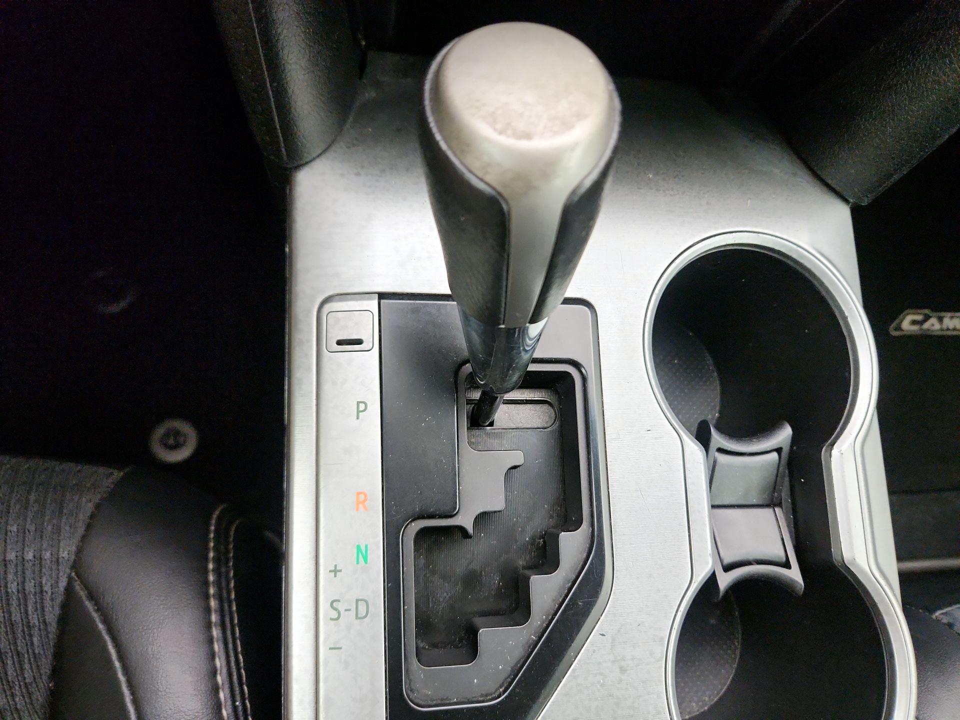 Thumbnail: 2014 Toyota Camry - 17