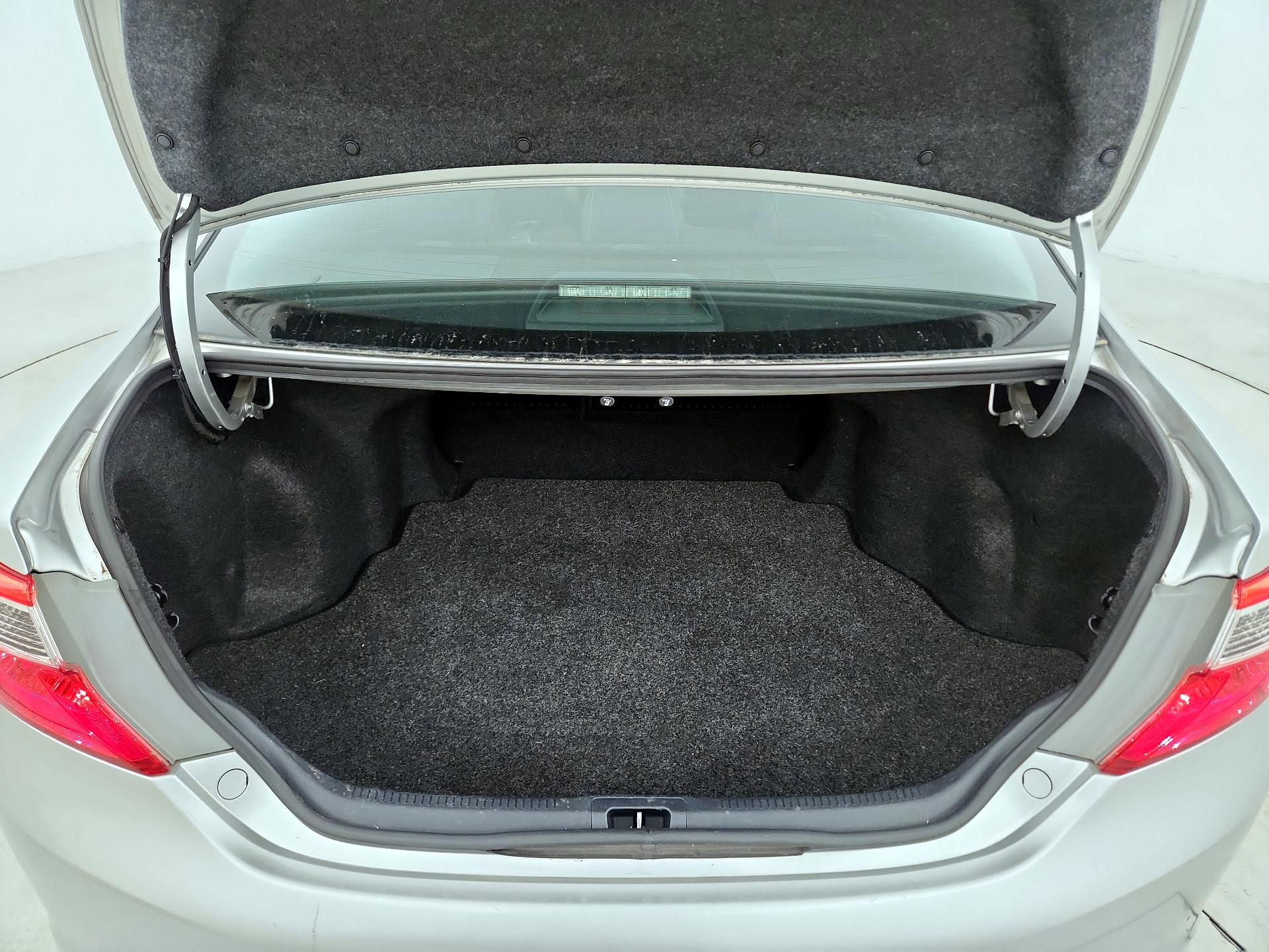Thumbnail: 2014 Toyota Camry - 20