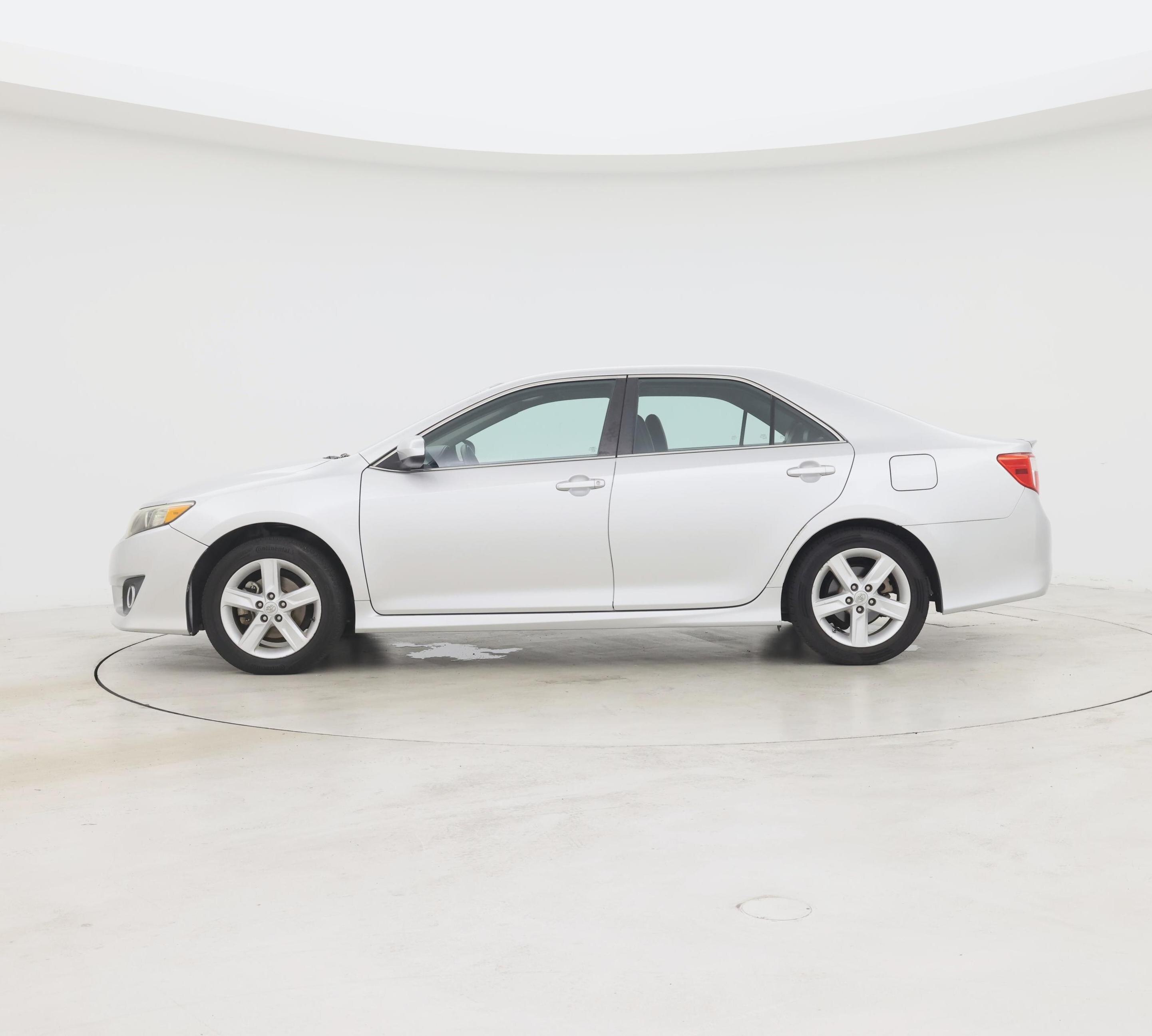 Thumbnail: 2014 Toyota Camry - 3