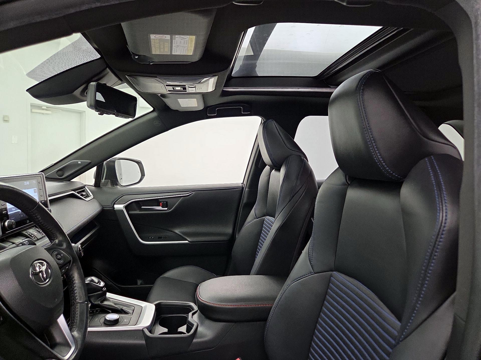 Thumbnail: 2019 Toyota RAV4 - 19