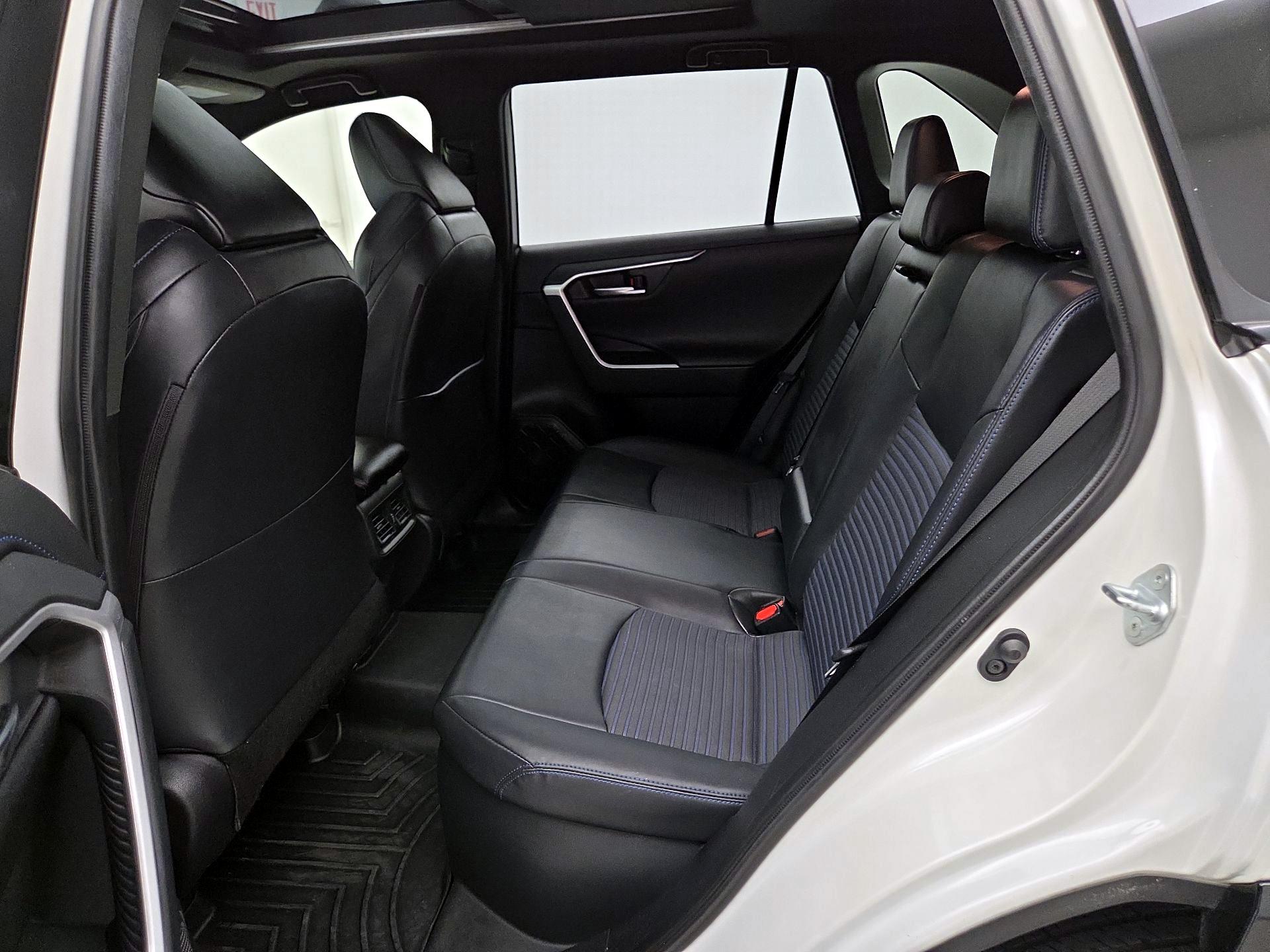 Thumbnail: 2019 Toyota RAV4 - 20