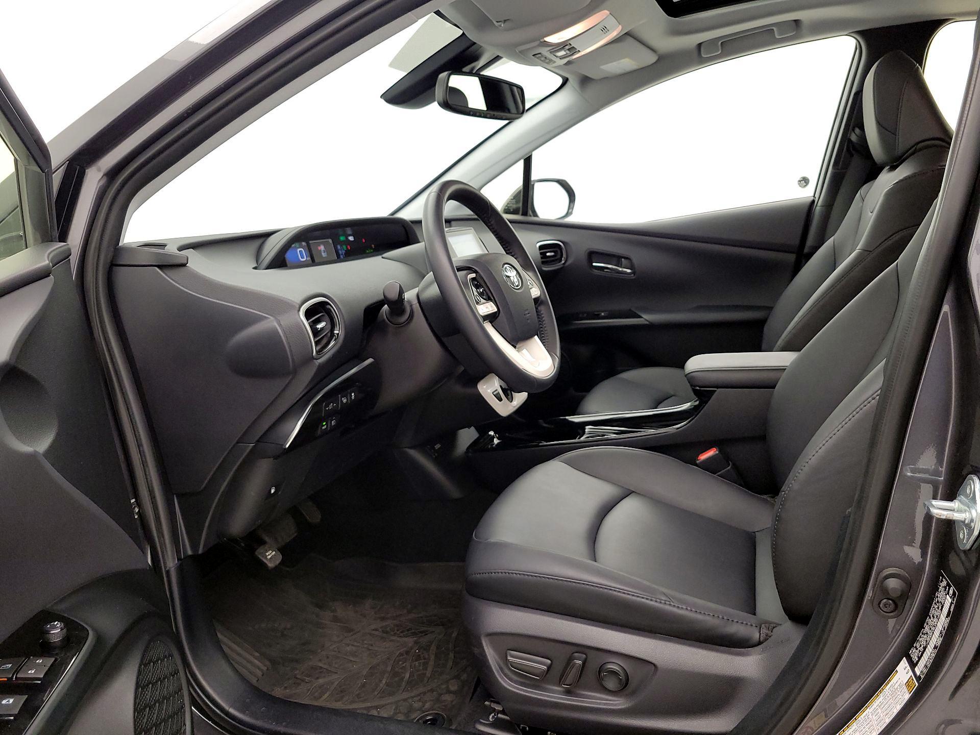 Thumbnail: 2018 Toyota Prius - 11