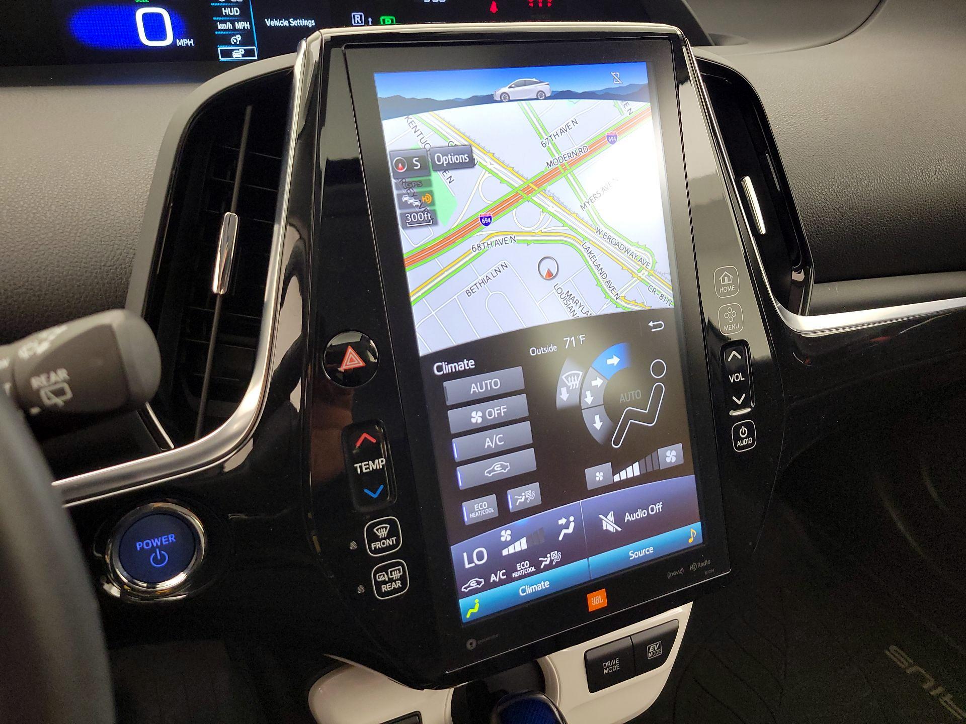 Thumbnail: 2018 Toyota Prius - 17