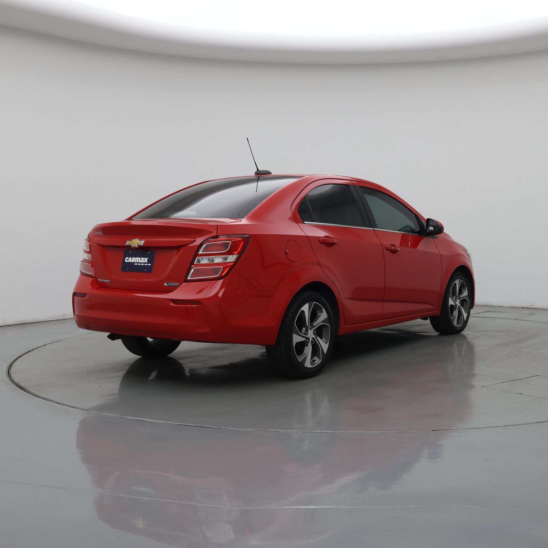 Thumbnail: 2019 Chevrolet Sonic - 8