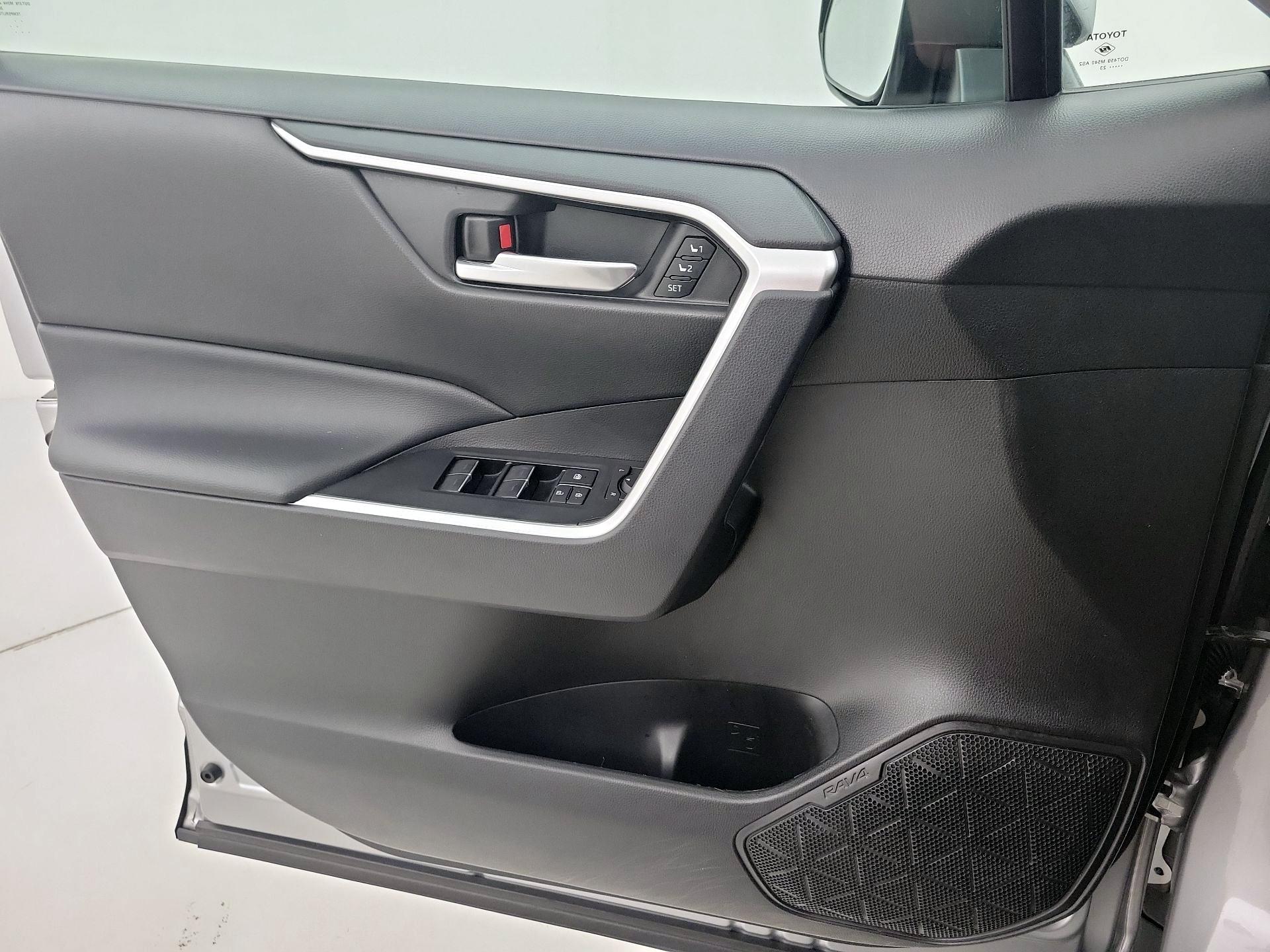 Thumbnail: 2023 Toyota RAV4 - 12
