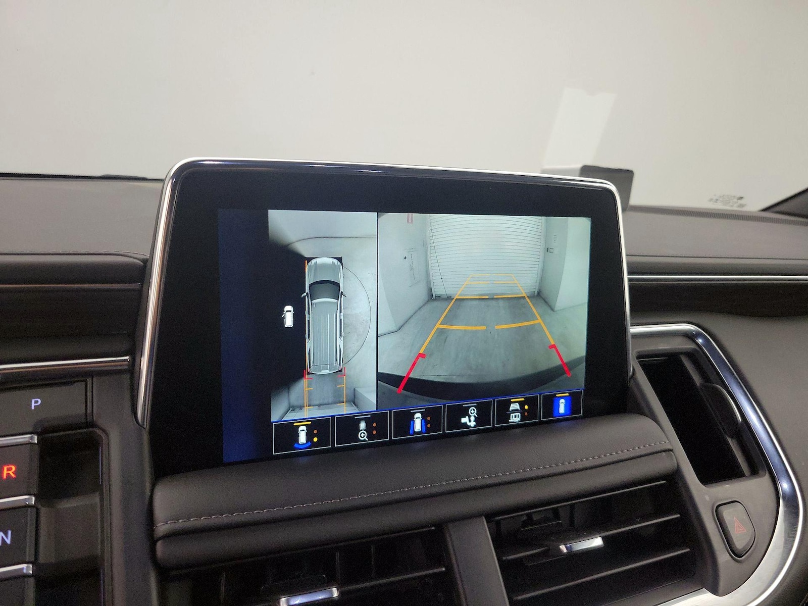2024 Chevrolet Suburban Z71 - Photo 16