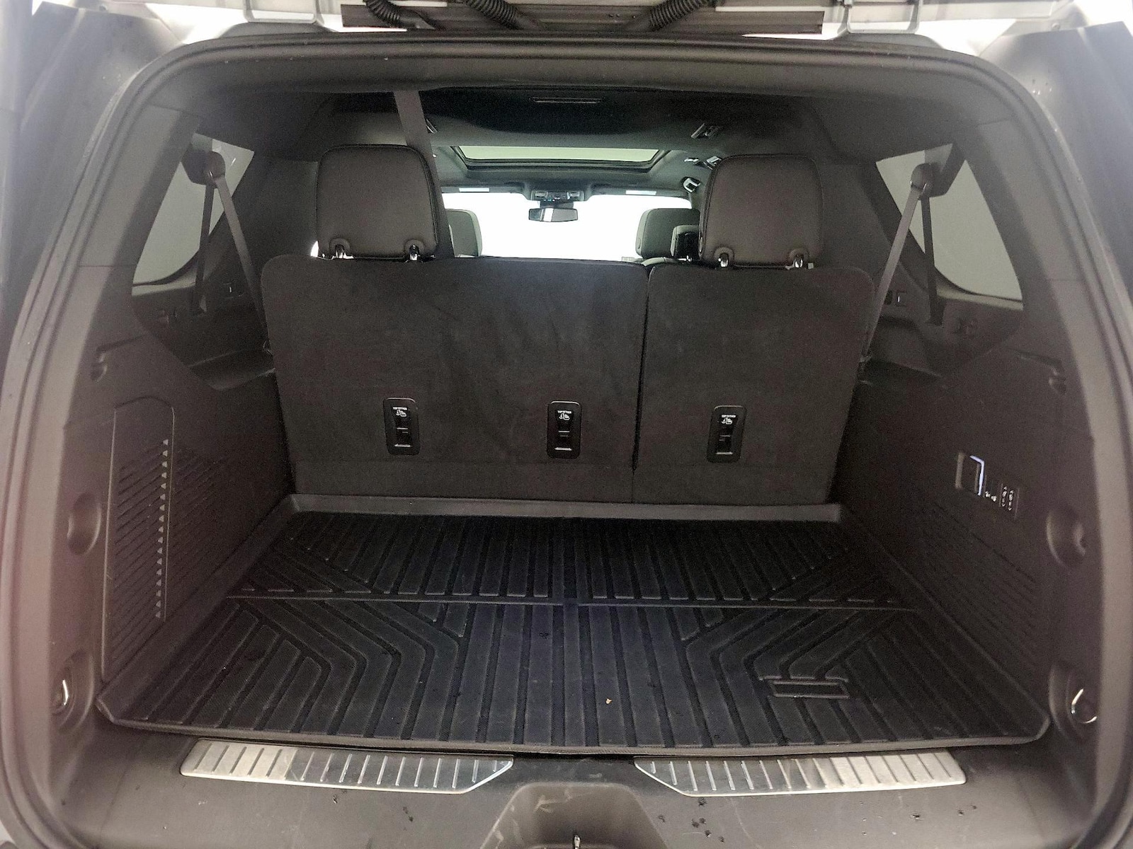2024 Chevrolet Suburban Z71 - Photo 24