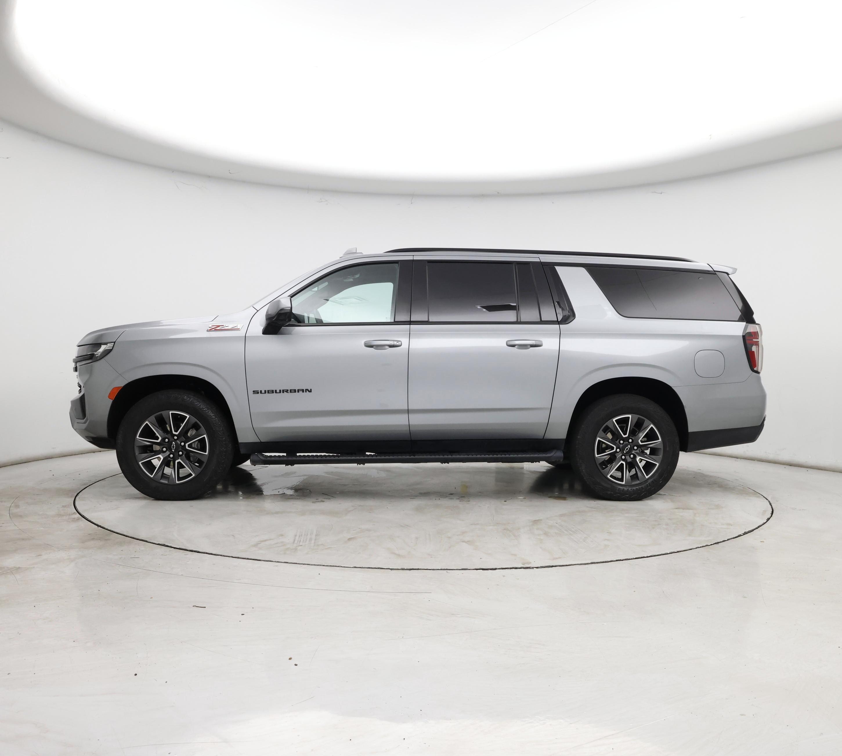 Thumbnail: 2024 Chevrolet Suburban - 3