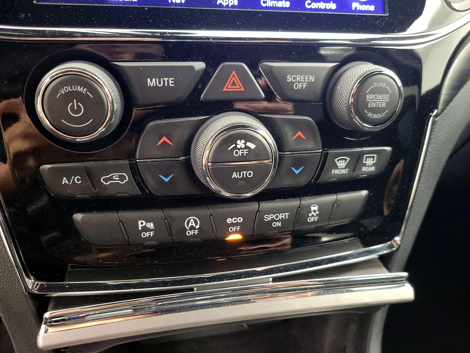 Thumbnail: 2019 Jeep Grand Cherokee - 17