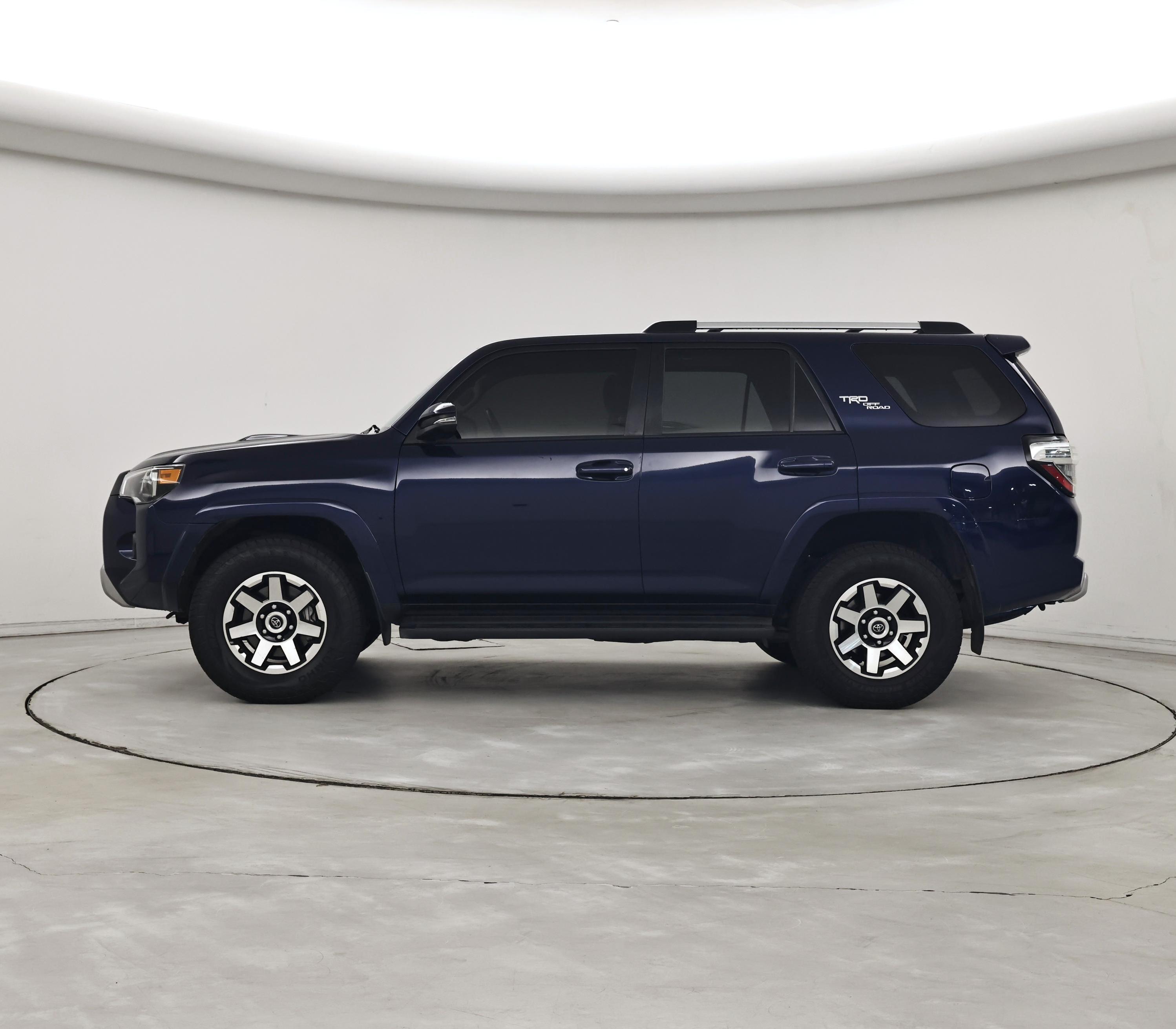 Thumbnail: 2018 Toyota 4Runner - 3