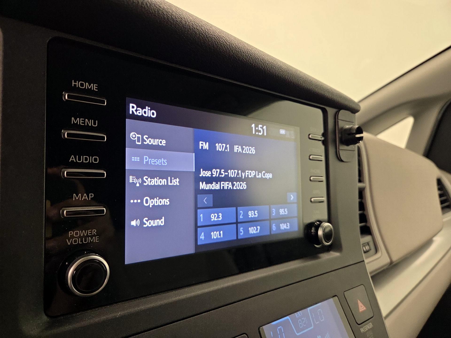 Thumbnail: 2020 Toyota Sienna - 15