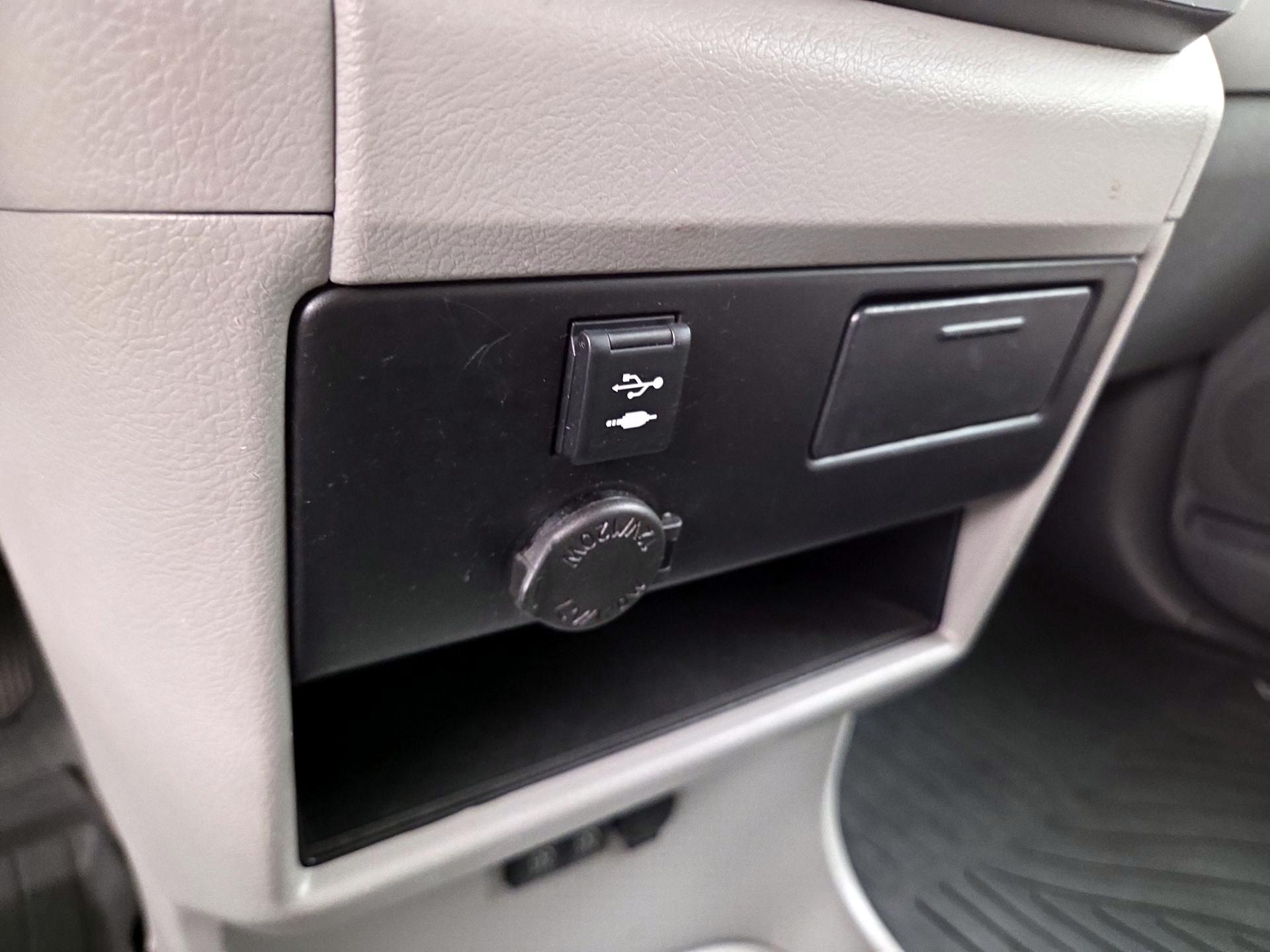 Thumbnail: 2020 Toyota Sienna - 18