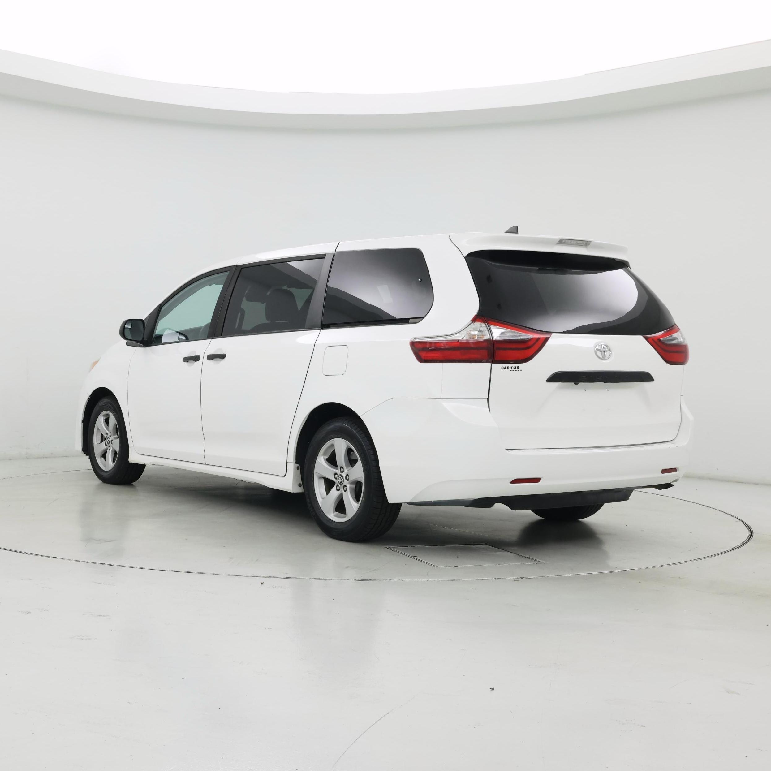 Thumbnail: 2020 Toyota Sienna - 2
