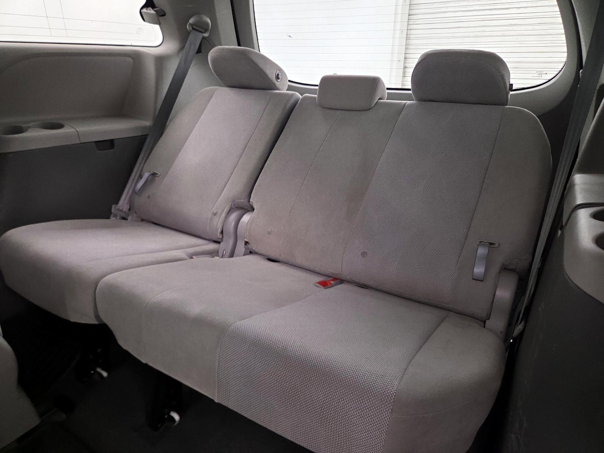 Thumbnail: 2020 Toyota Sienna - 20