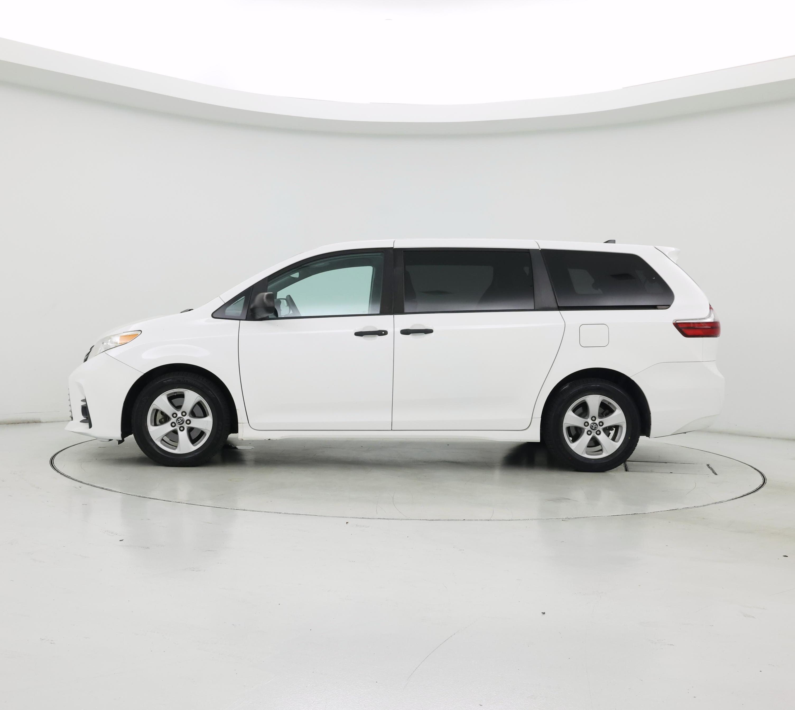 Thumbnail: 2020 Toyota Sienna - 3