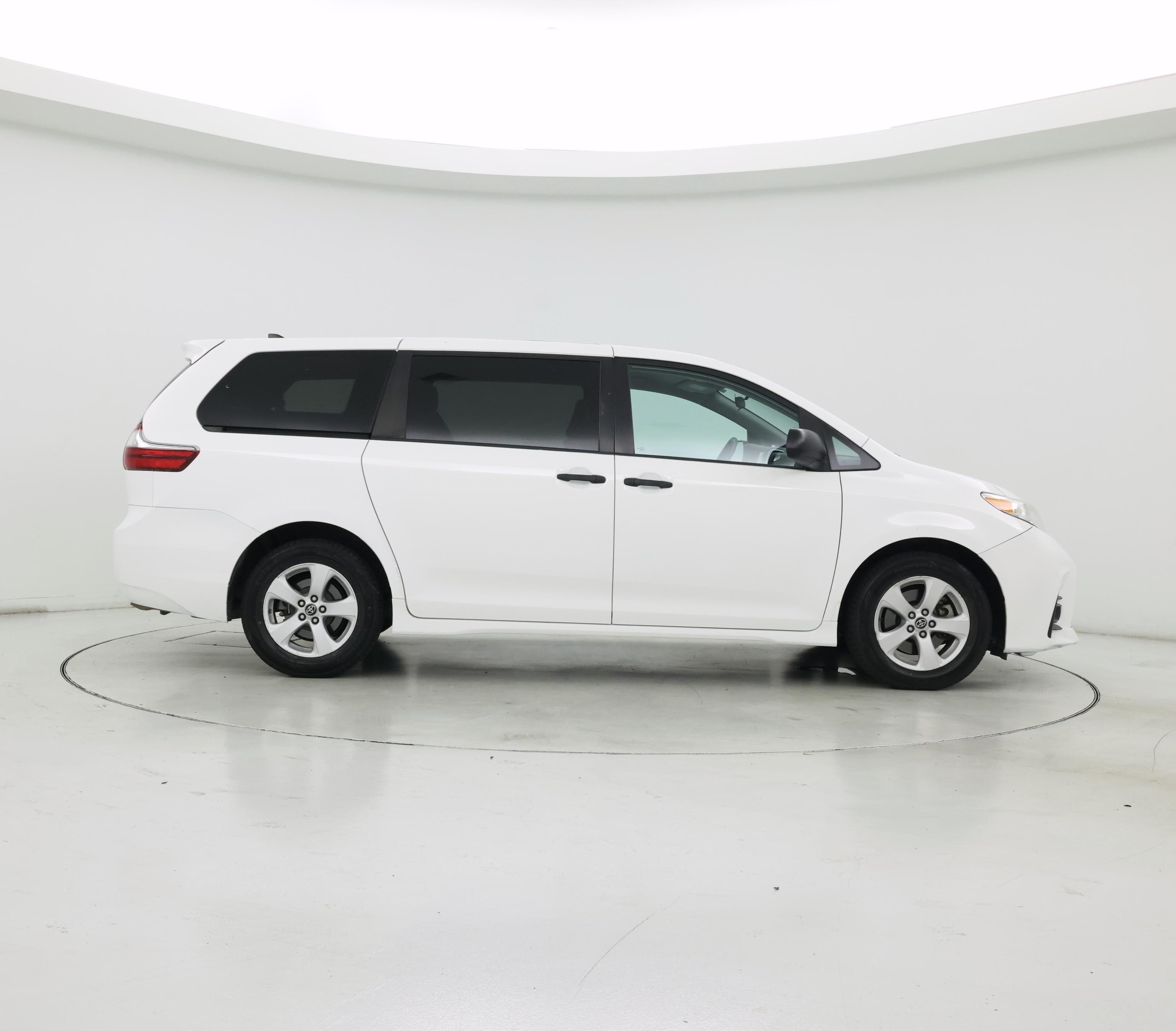 Thumbnail: 2020 Toyota Sienna - 7