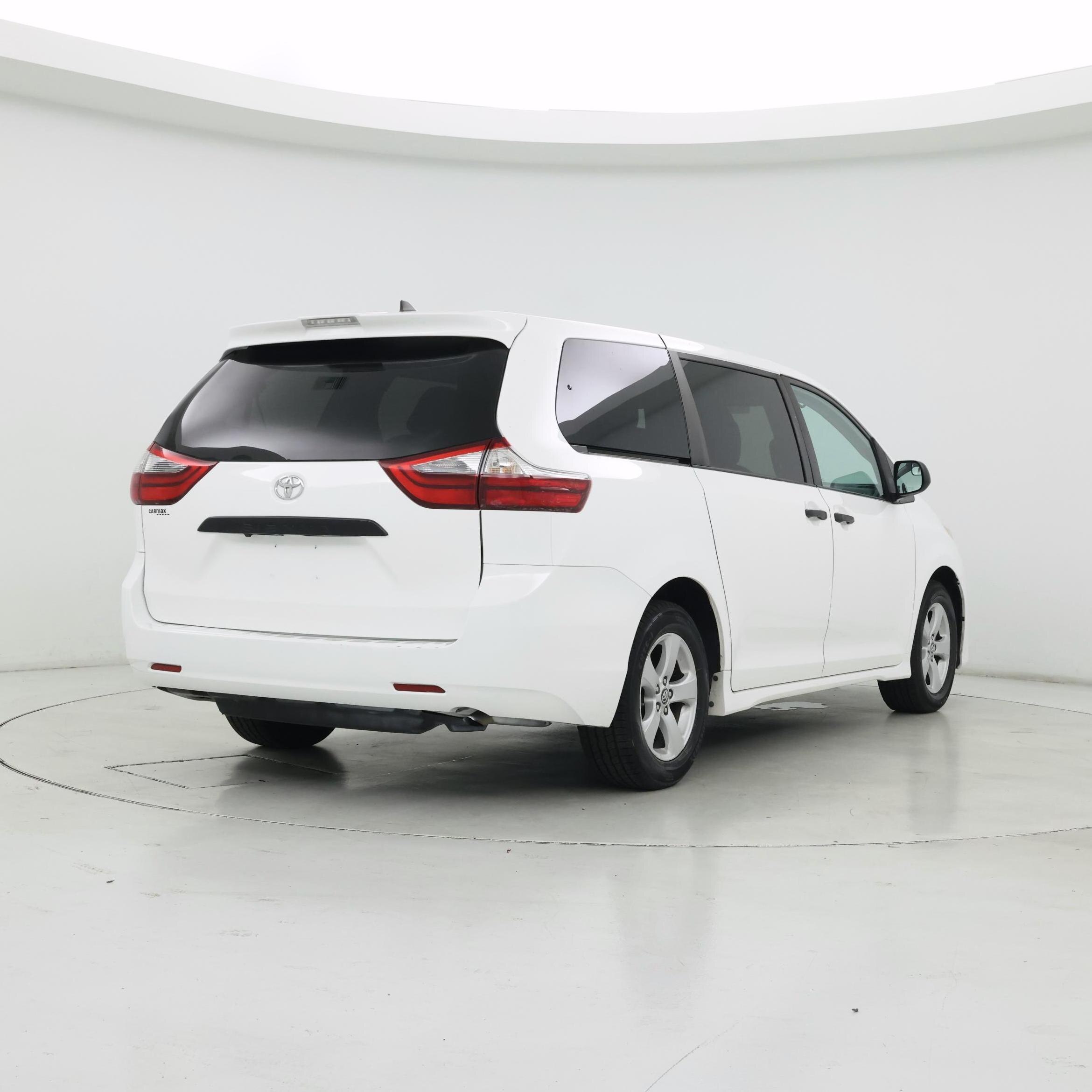 Thumbnail: 2020 Toyota Sienna - 8